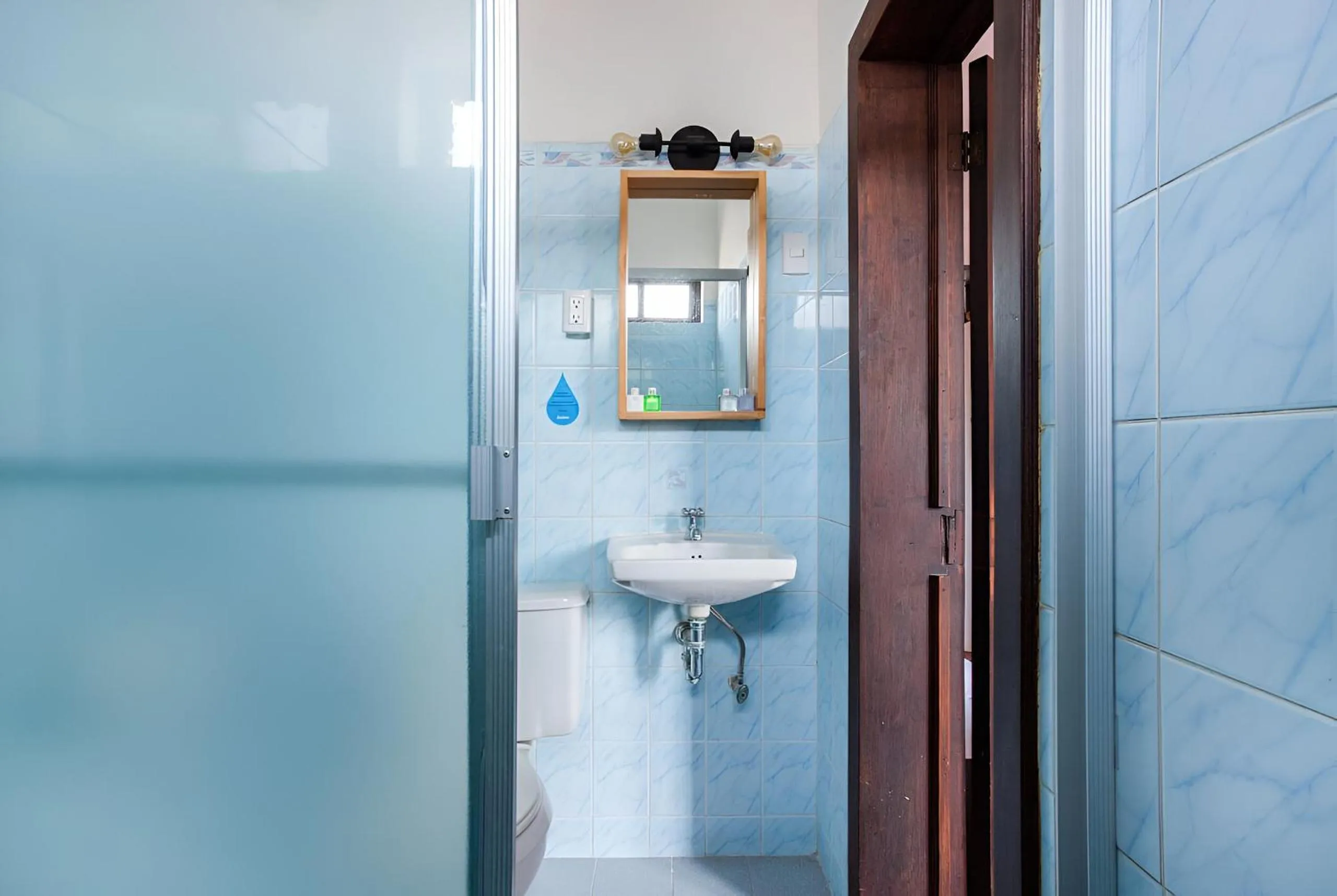 Shower in Socialtel Antigua