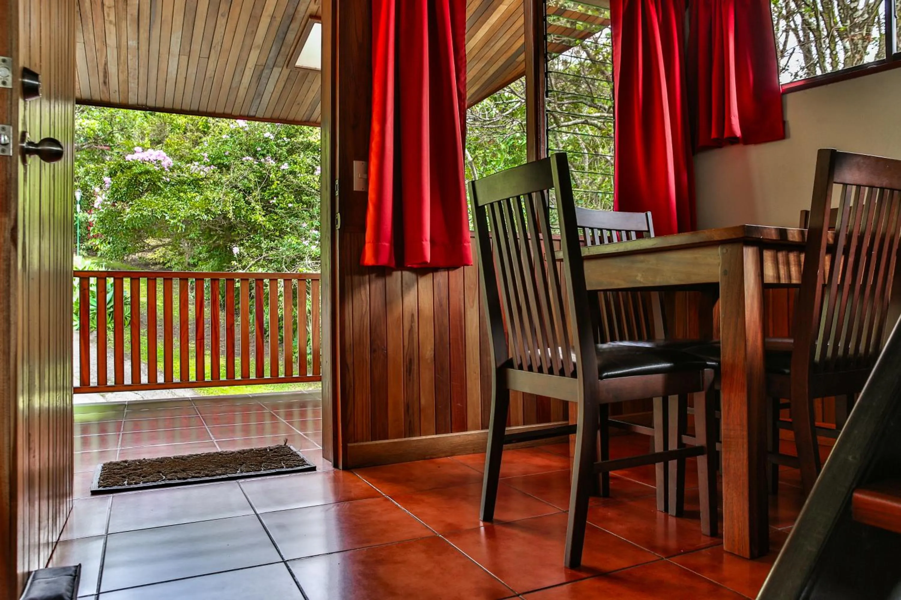Seating area in Arco Iris Lodge