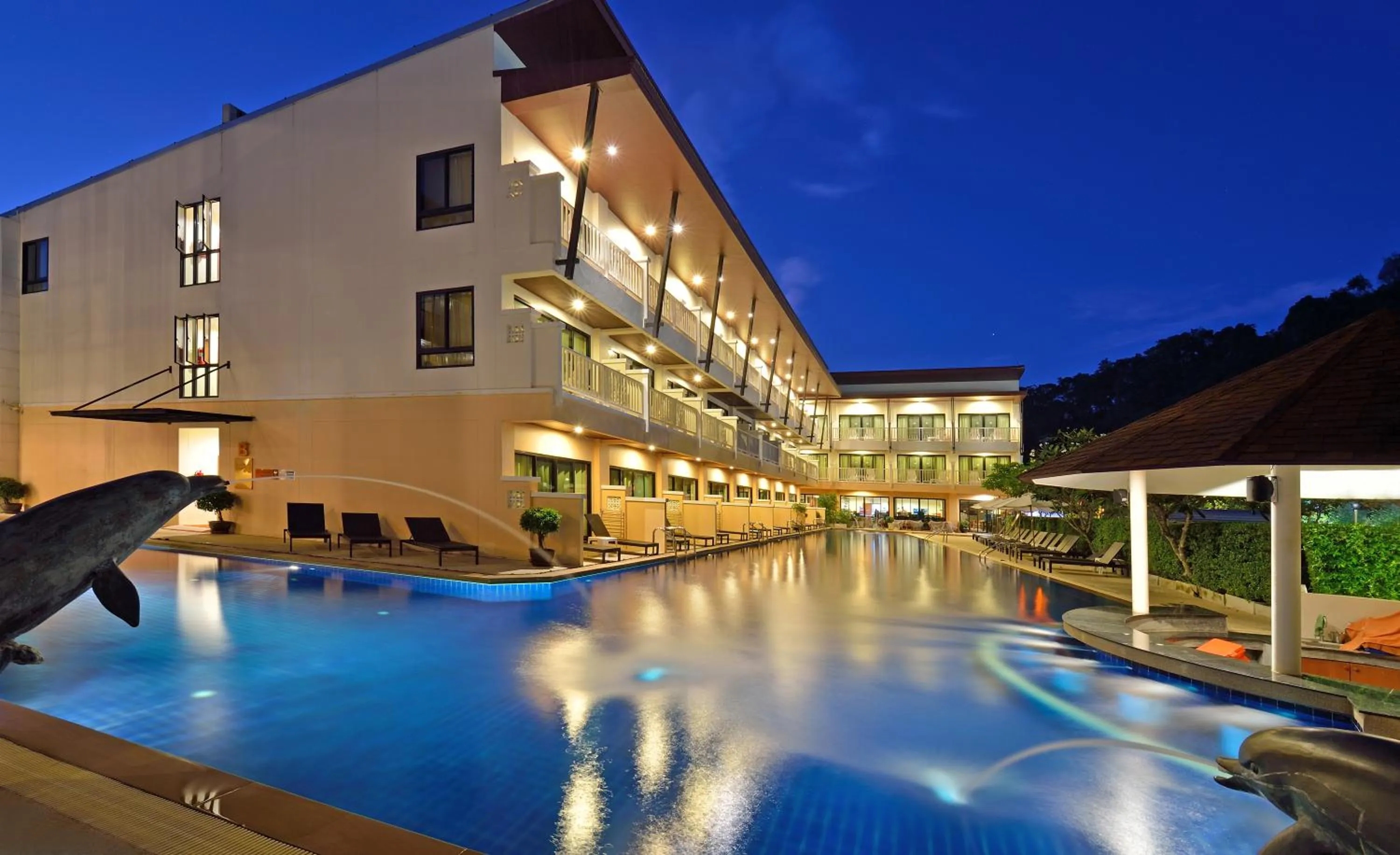 Swimming pool in Srisuksant Resort
