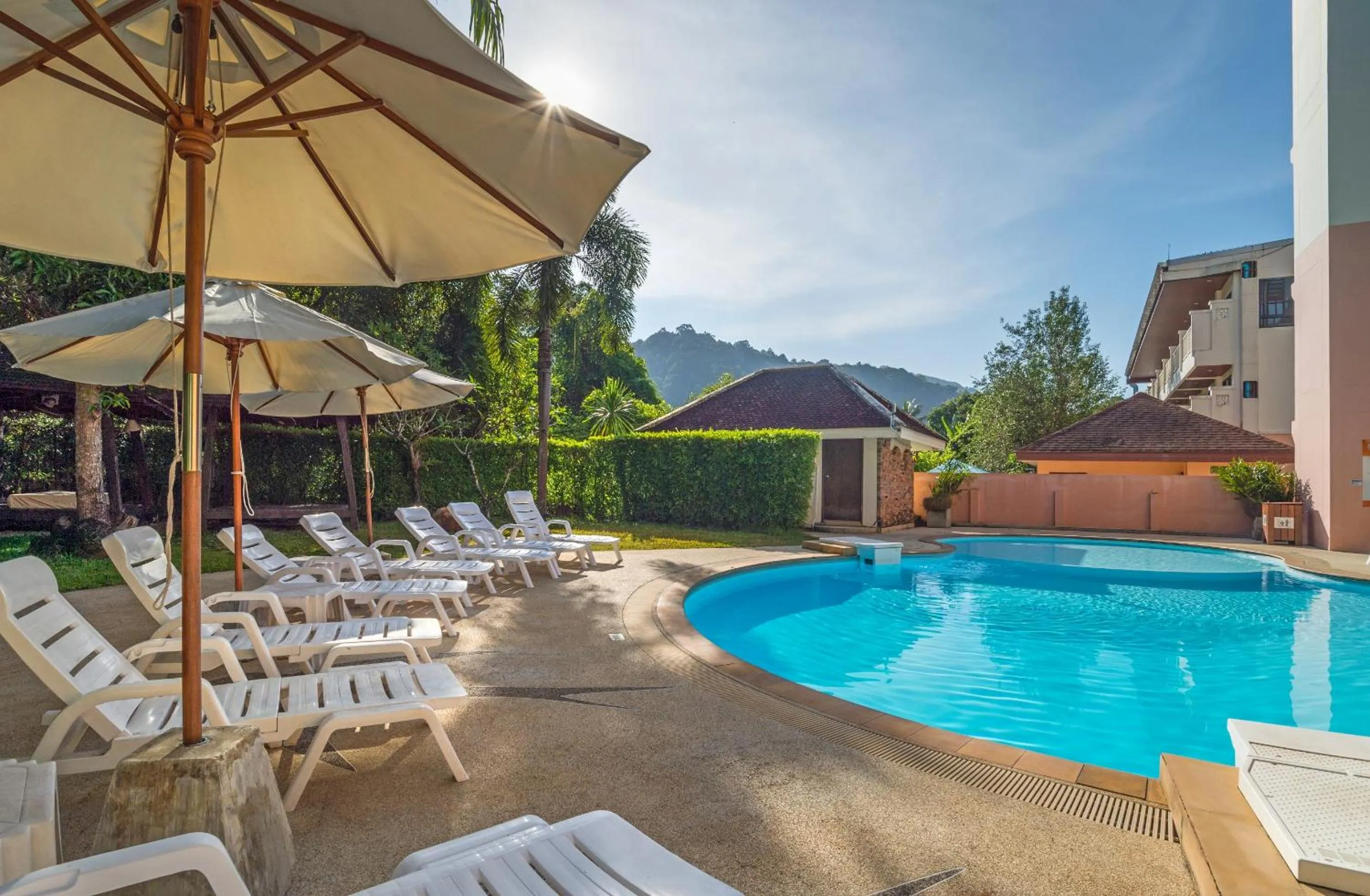 Swimming pool in Srisuksant Resort