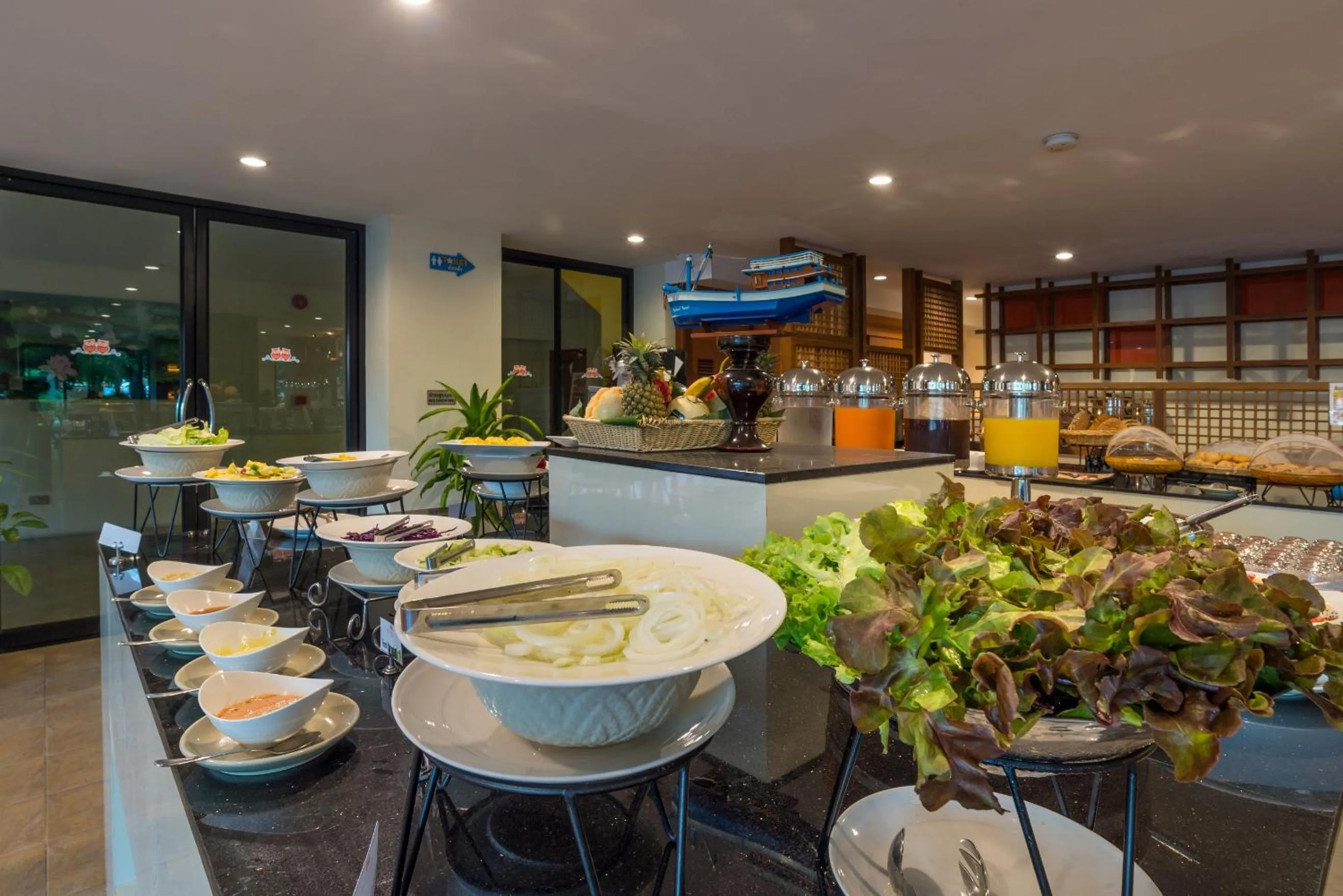 Food and drinks in Srisuksant Resort