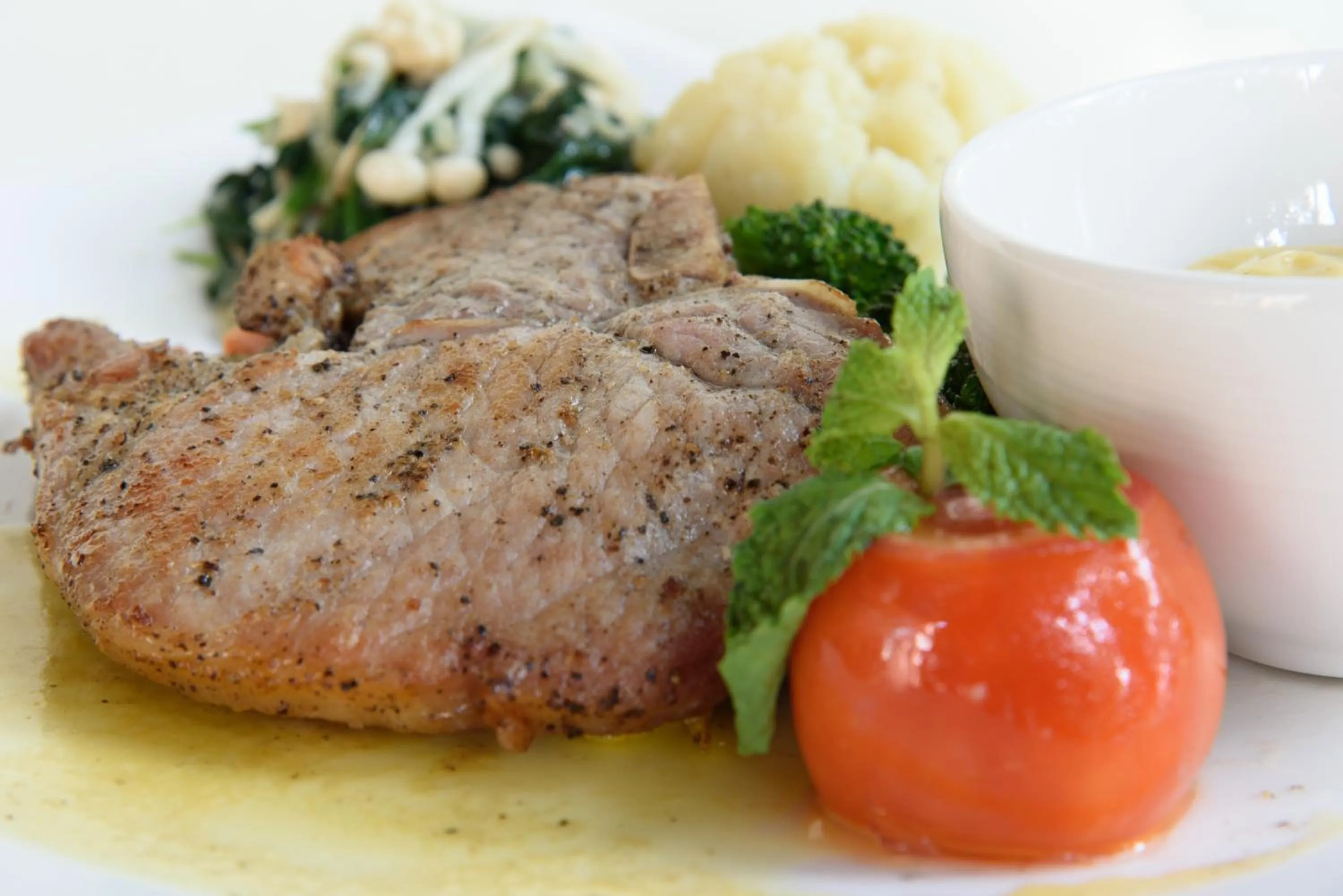 Meals in Srisuksant Resort