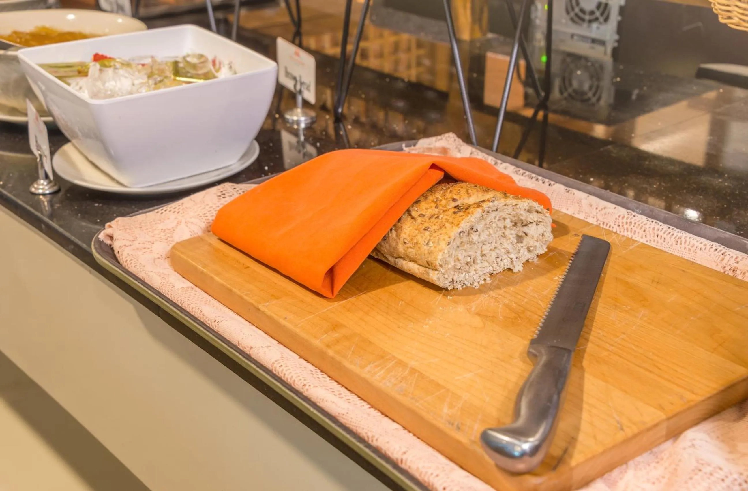 Food and drinks in Srisuksant Resort