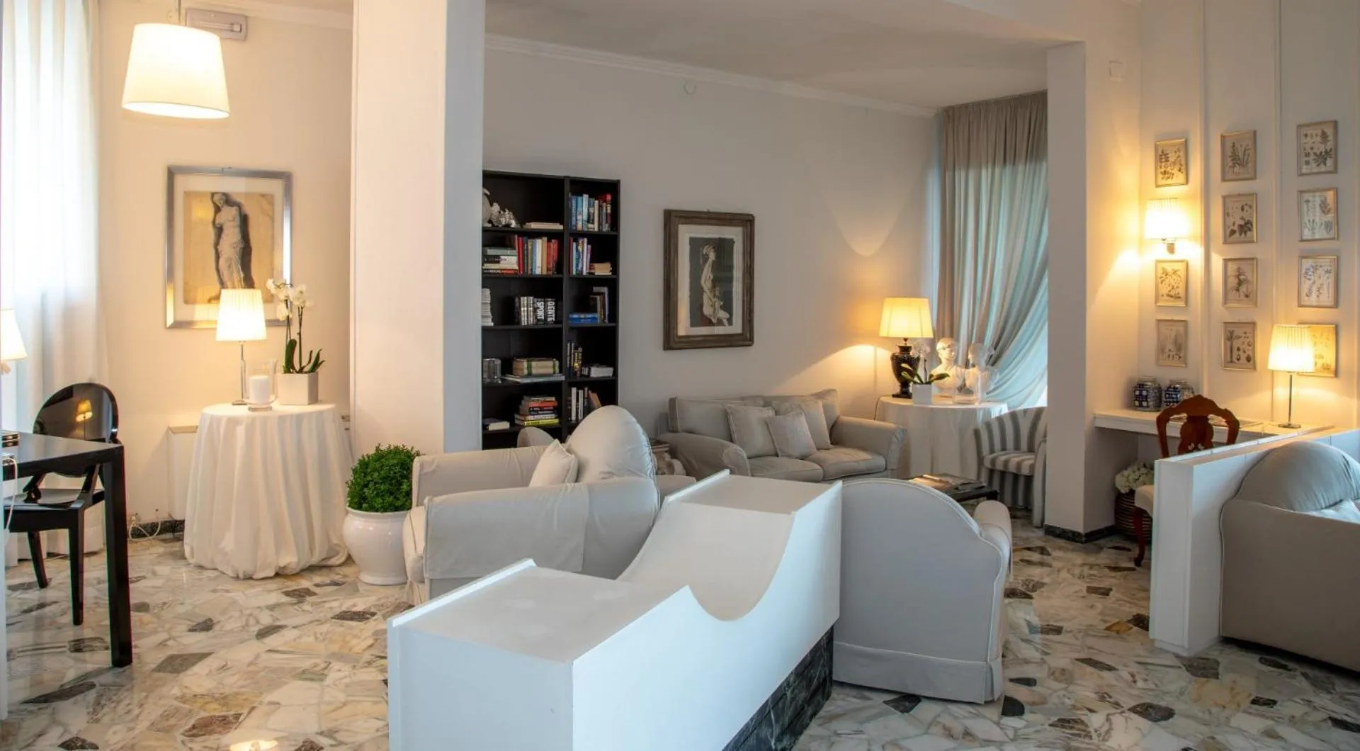 Lobby or reception in Hotel Plaza Esplanade