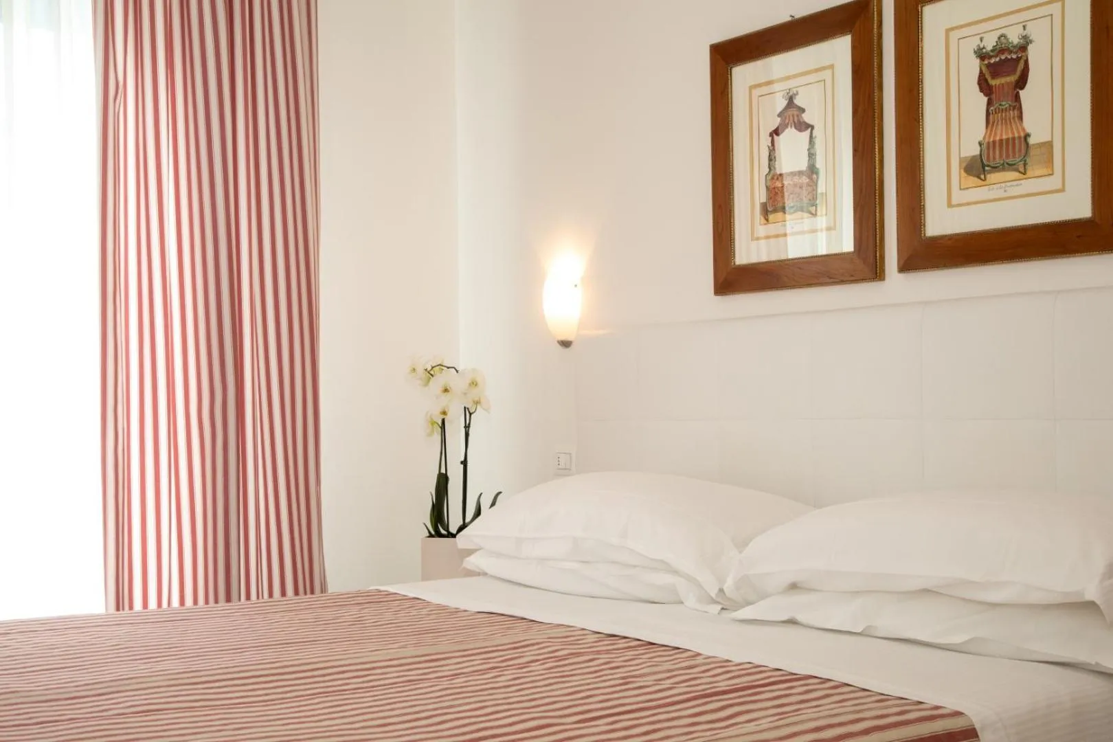 Photo of the whole room, Bed in Hotel Plaza Esplanade