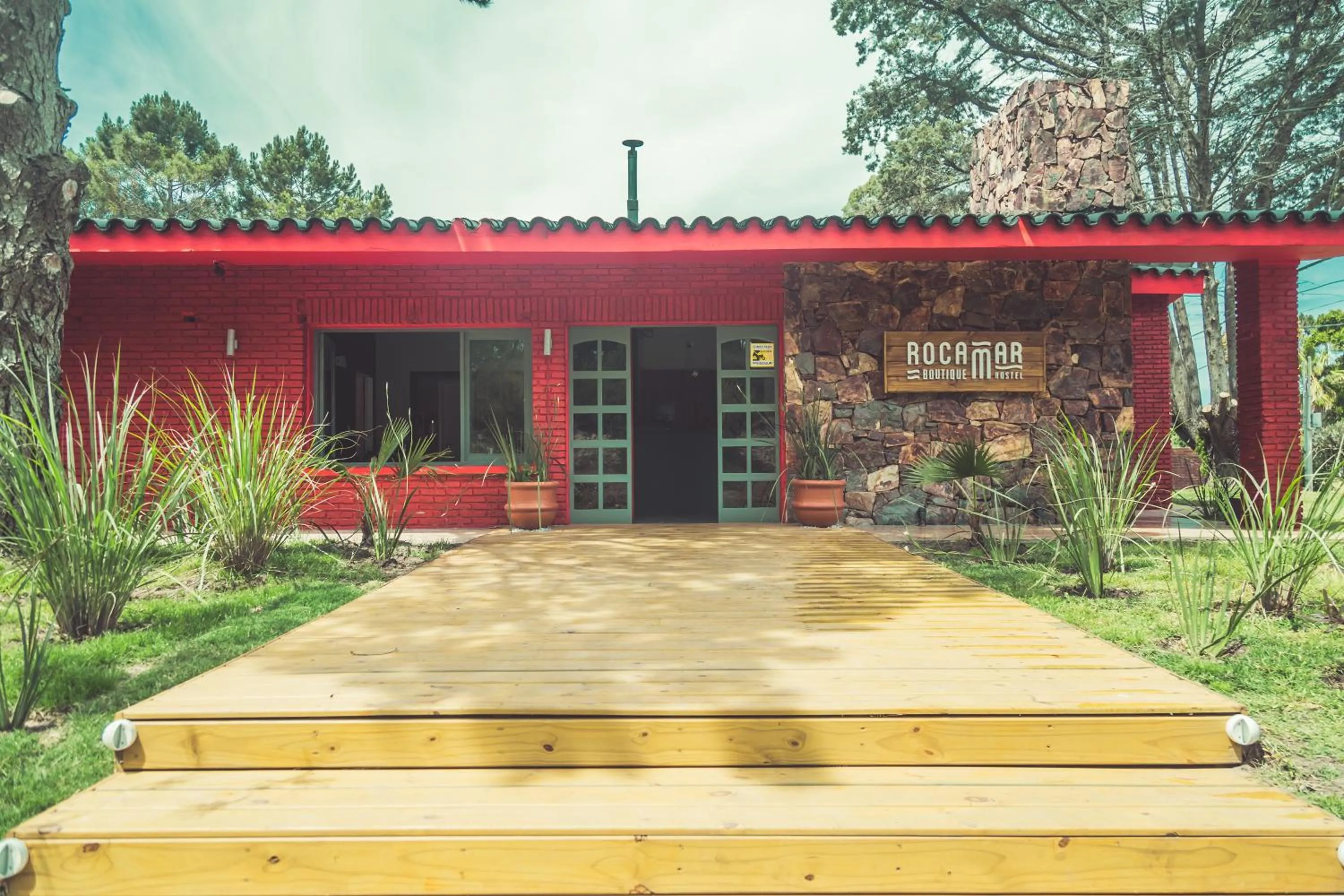 Property building in RocaMar Hostel Boutique