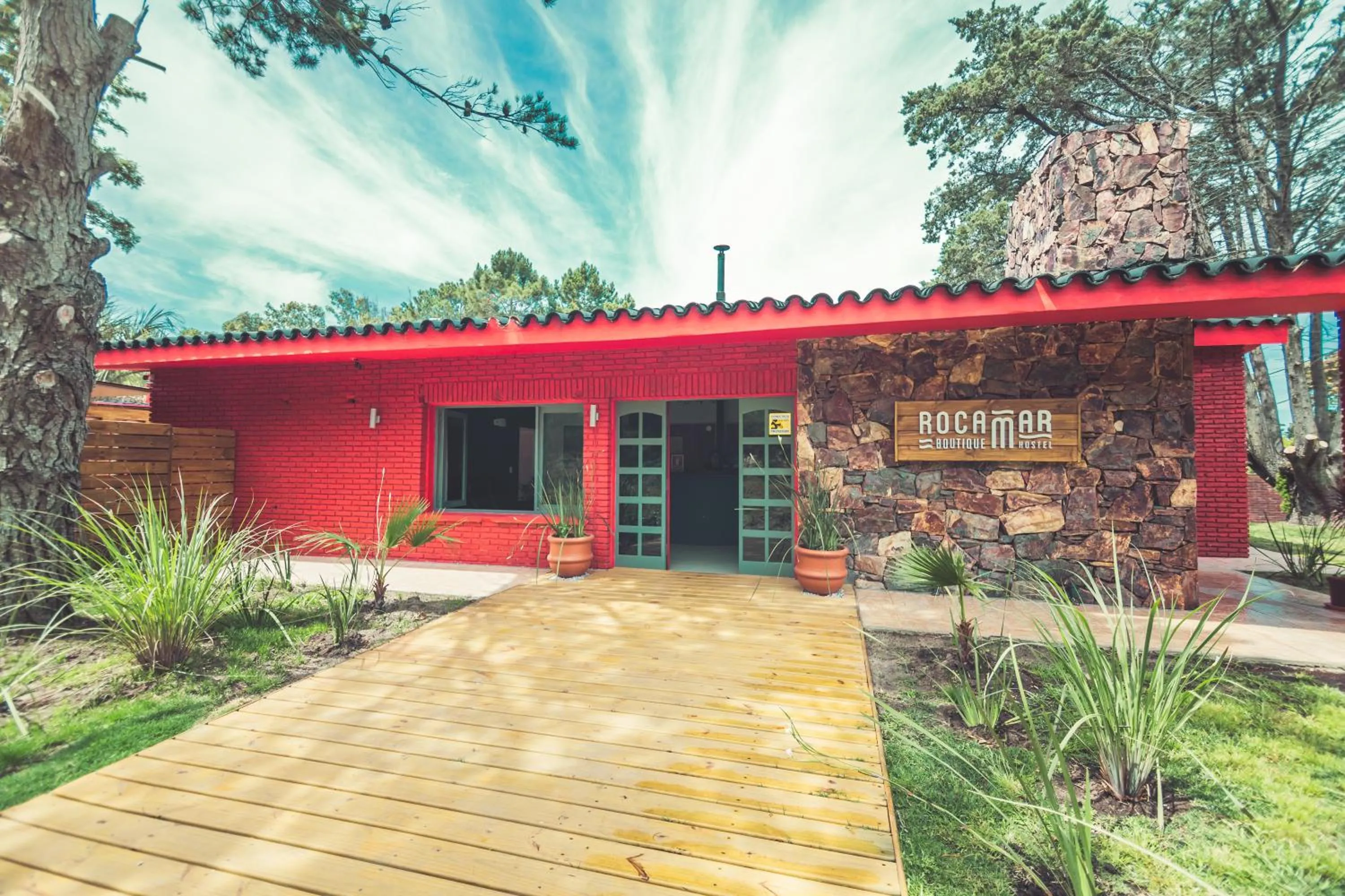 Property building in RocaMar Hostel Boutique