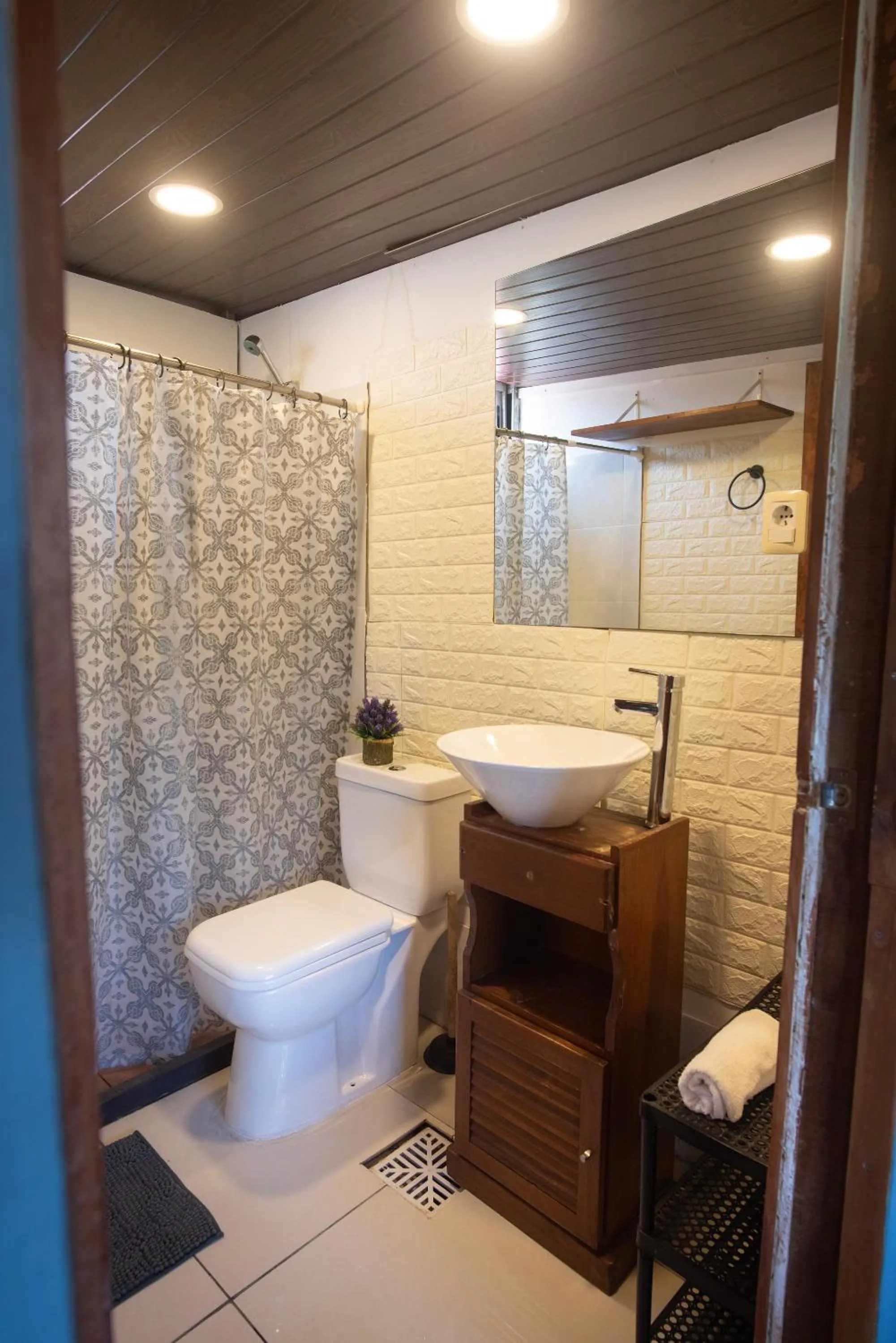 Bathroom in RocaMar Hostel Boutique