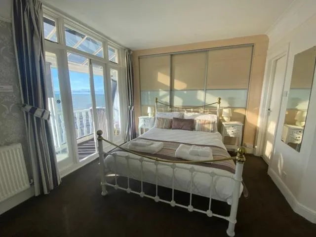 Bed in Pebbles Guest House