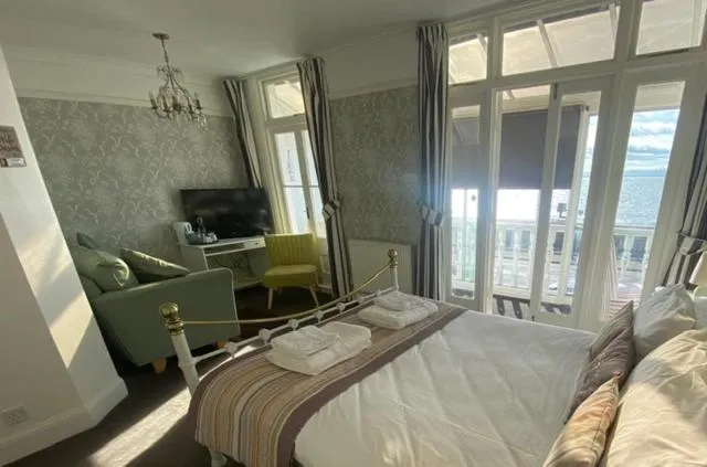 Bed in Pebbles Guest House