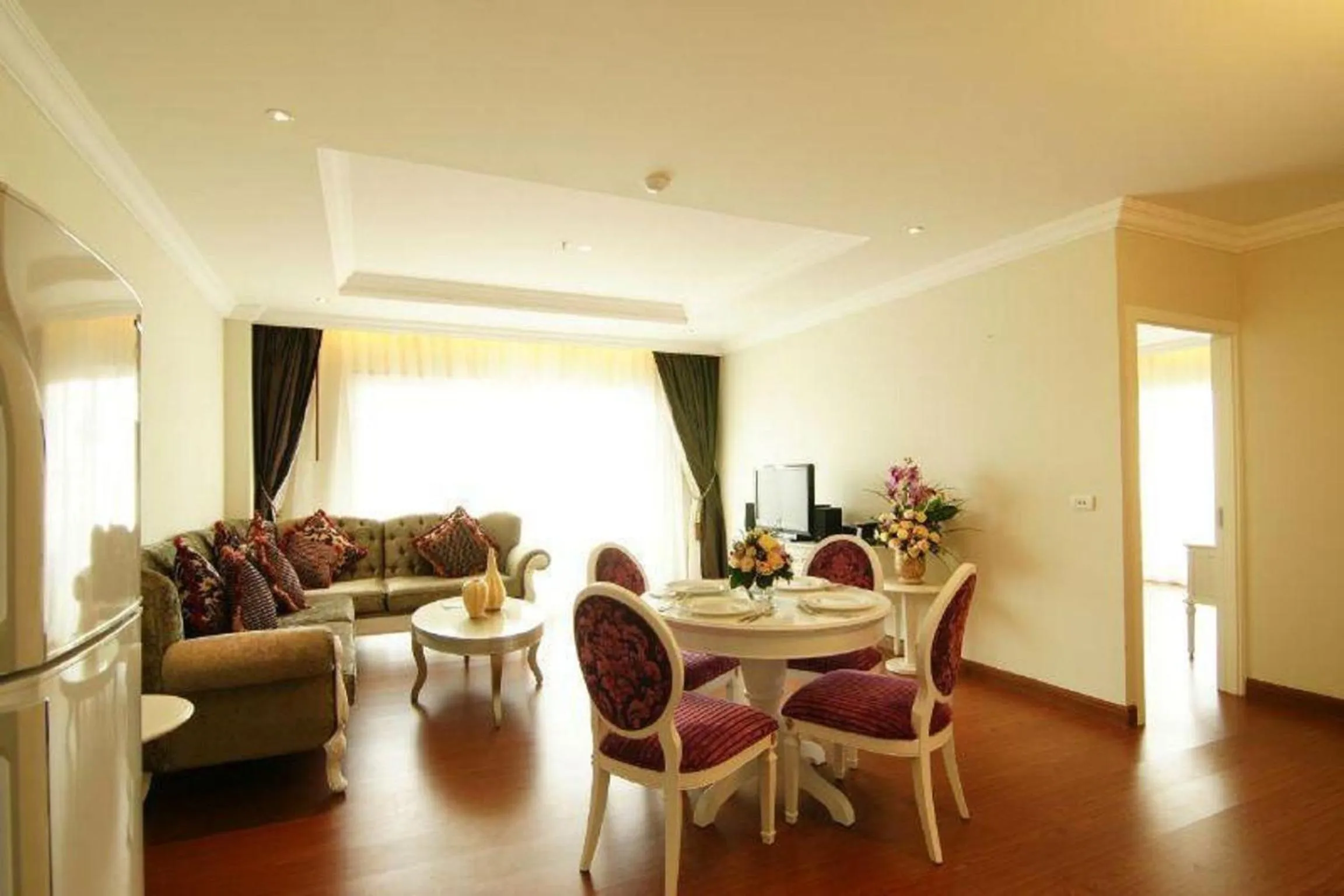 Seating area in LK Miracle Suite - SHA Extra Plus