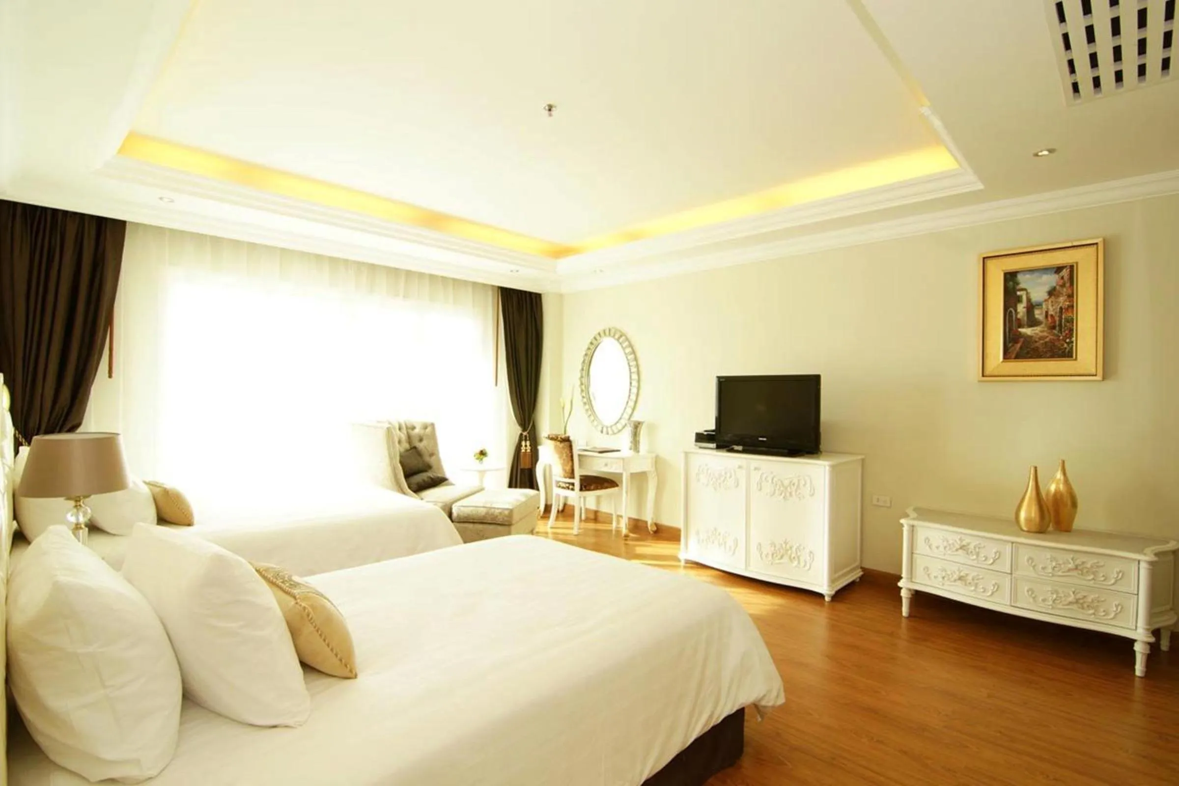 Balcony/Terrace, Bed in LK Miracle Suite - SHA Extra Plus