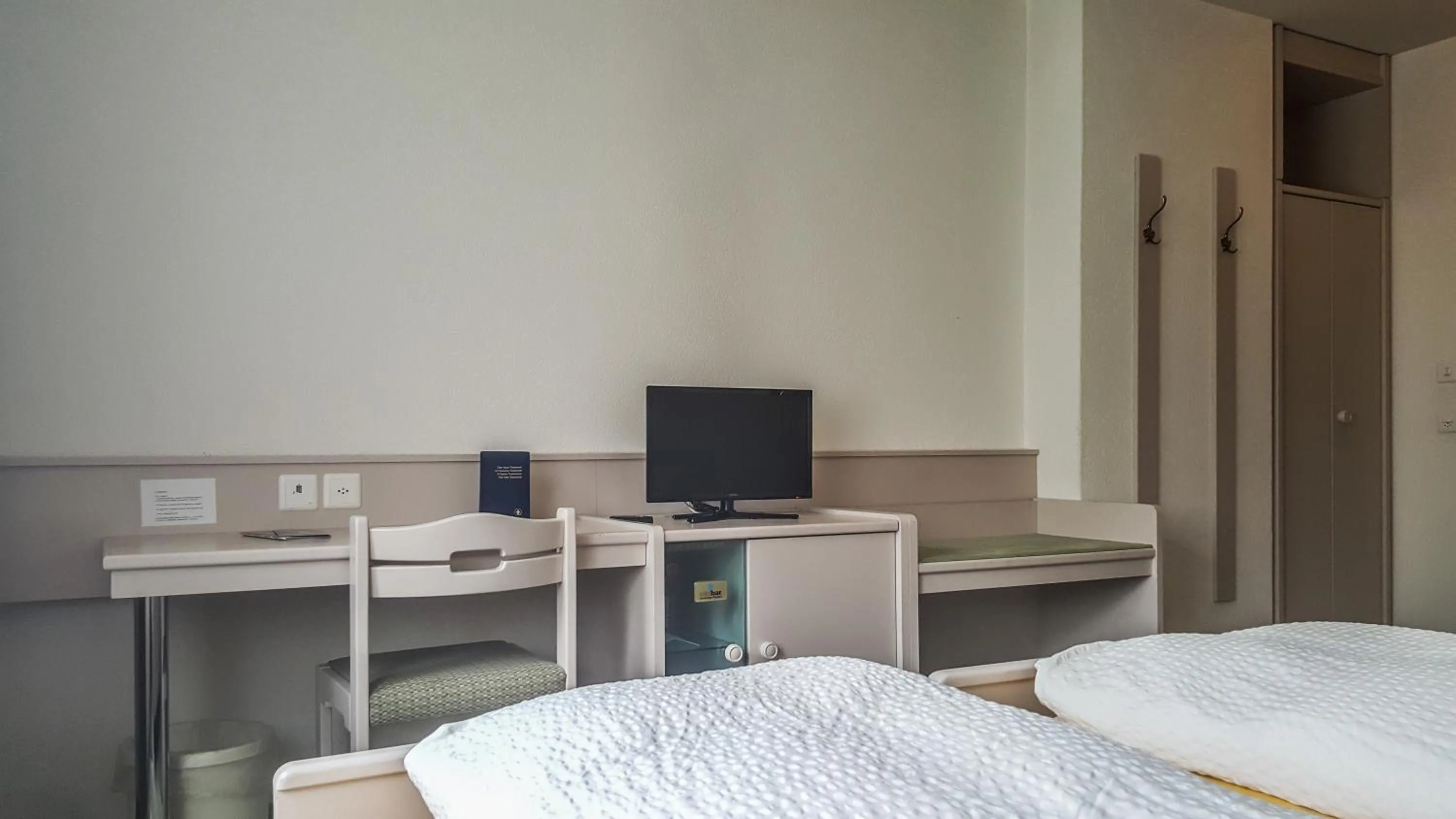 Bedroom, Bed in Hôtel les Berges