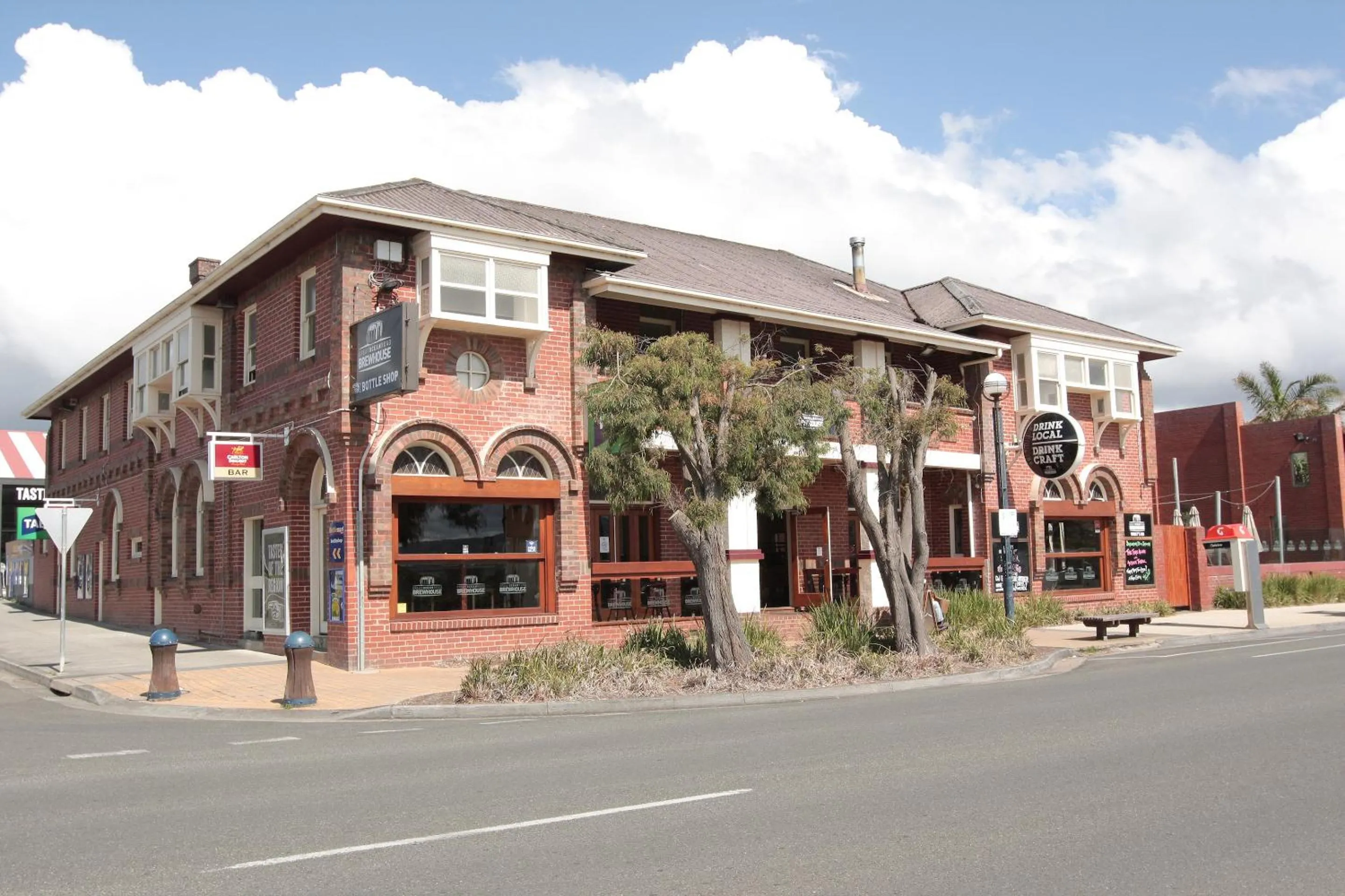 Facade/entrance in Great Ocean Road Brewhouse Apollo Bay