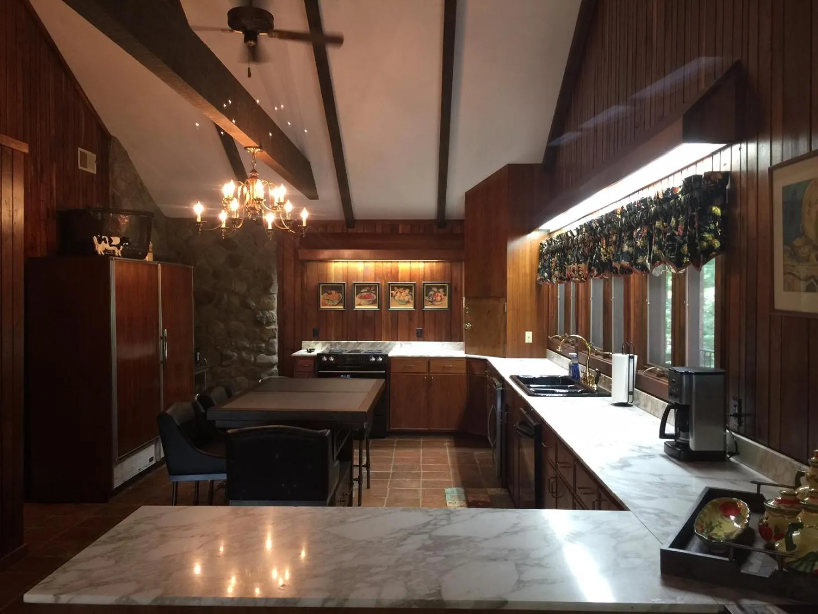 Kitchen or kitchenette in The Lodge in Sugar Hollow
