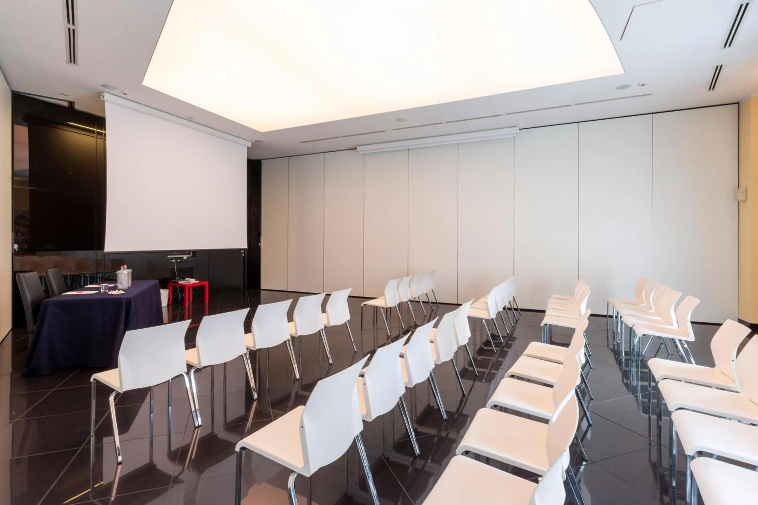 Meeting/conference room in Amatì Design Green Hotel