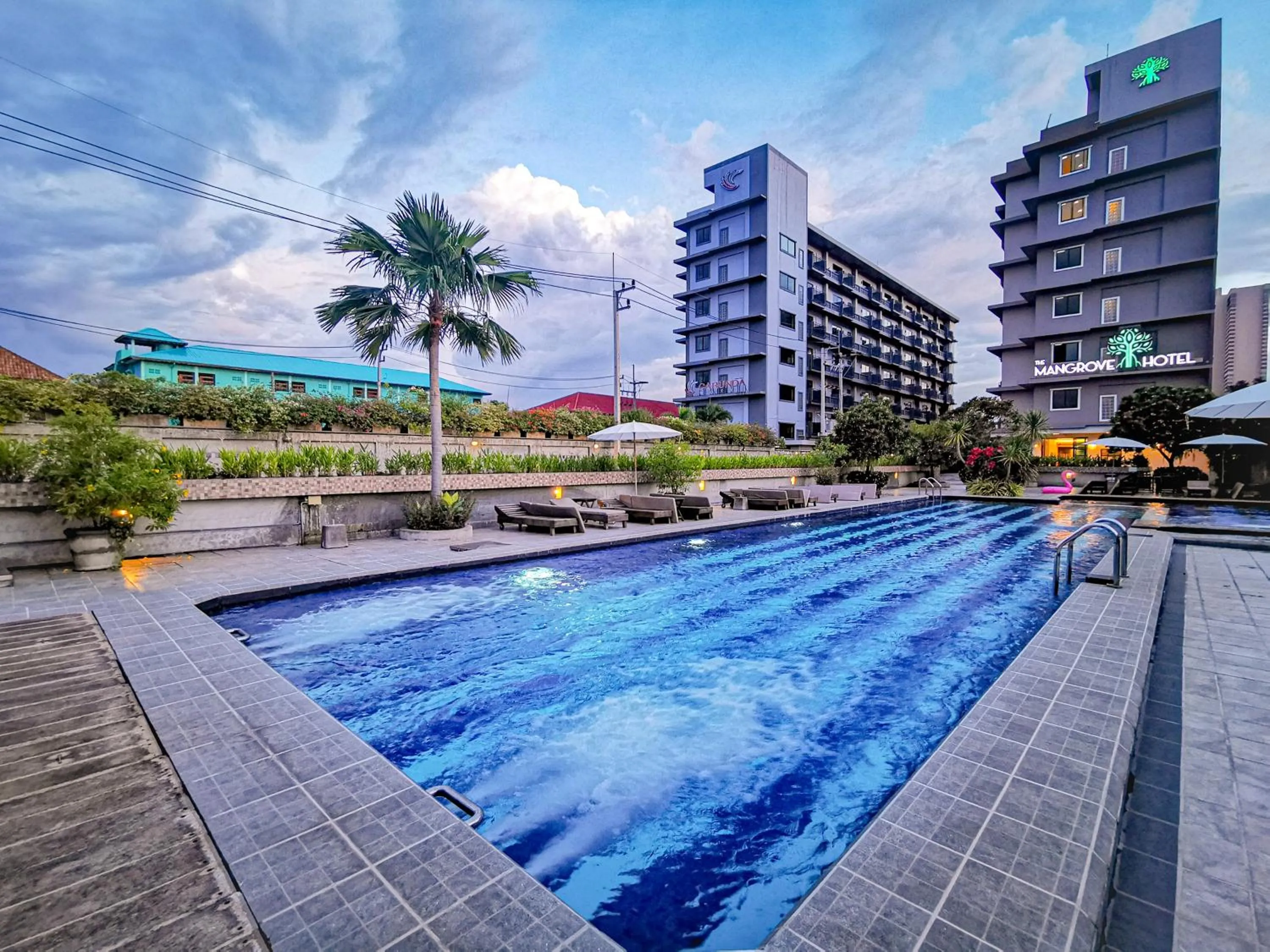 Swimming pool in Mangrove Prestige Hotel