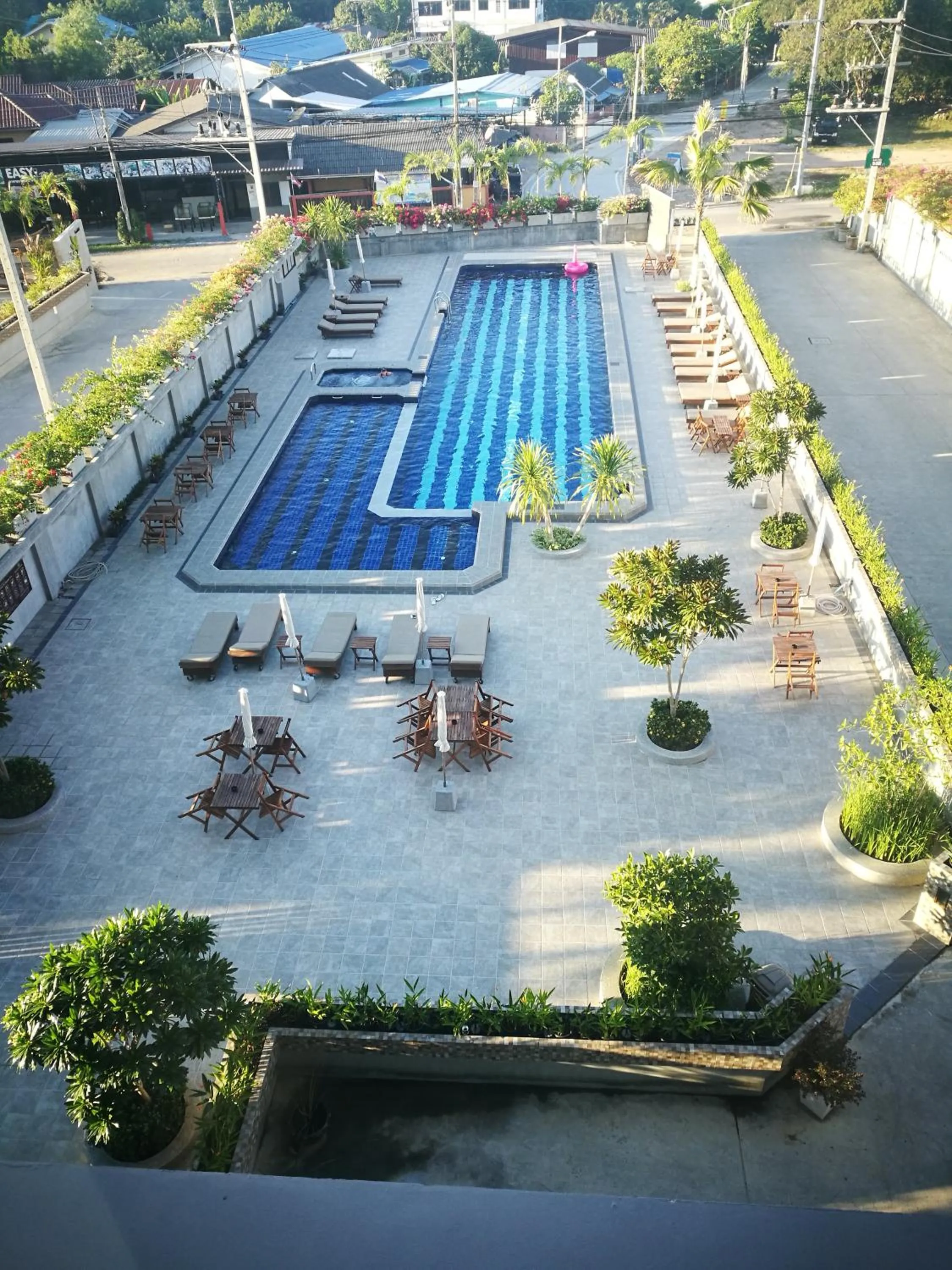 Swimming pool in Mangrove Prestige Hotel