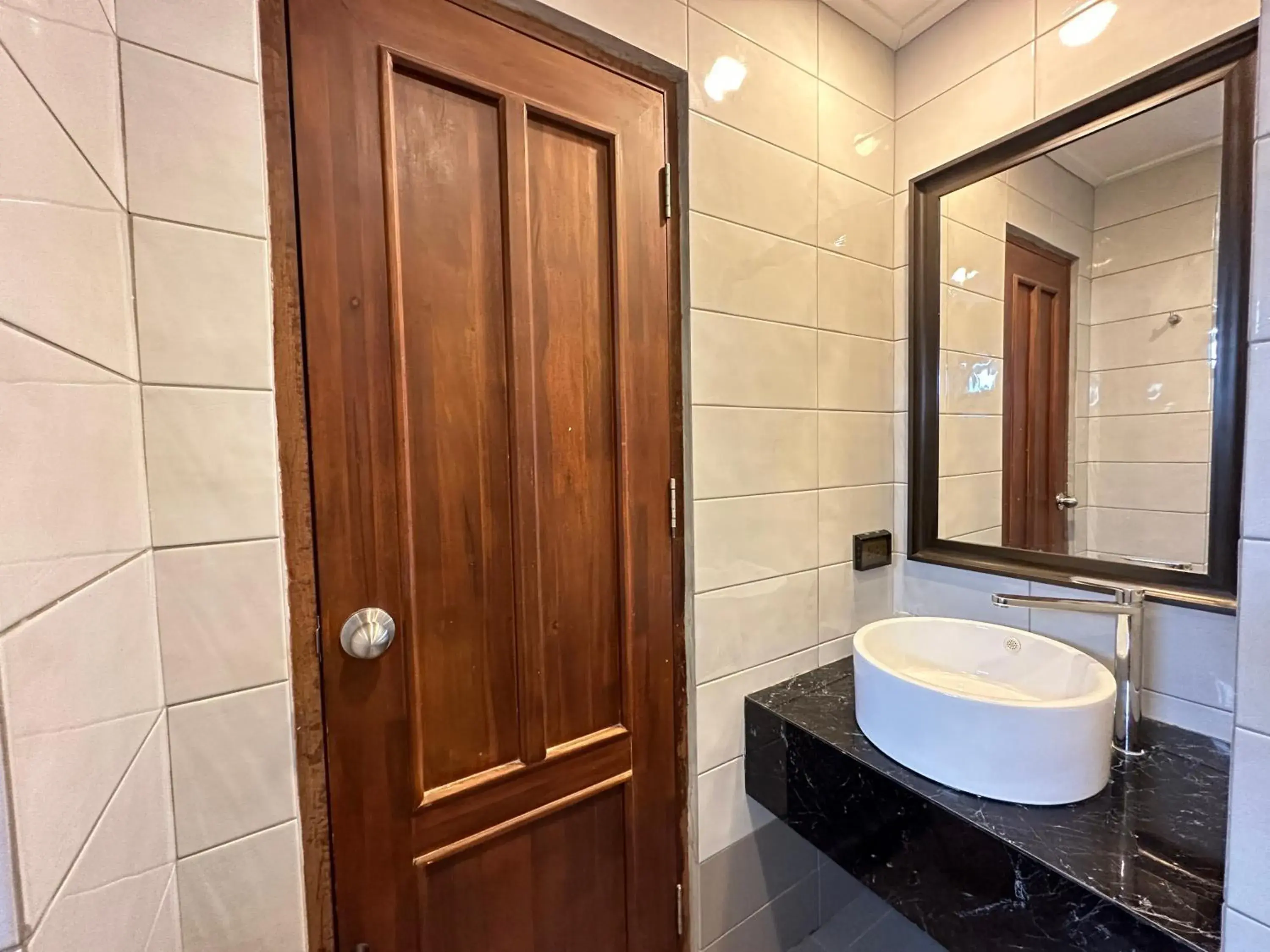 Bathroom in The Mangrove Hotel