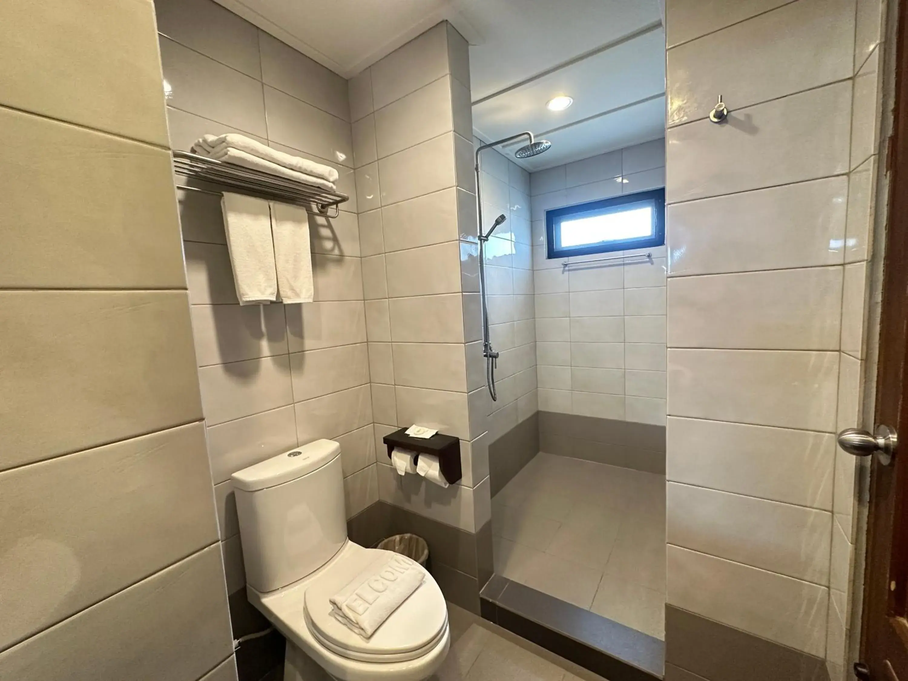 Bathroom in The Mangrove Hotel