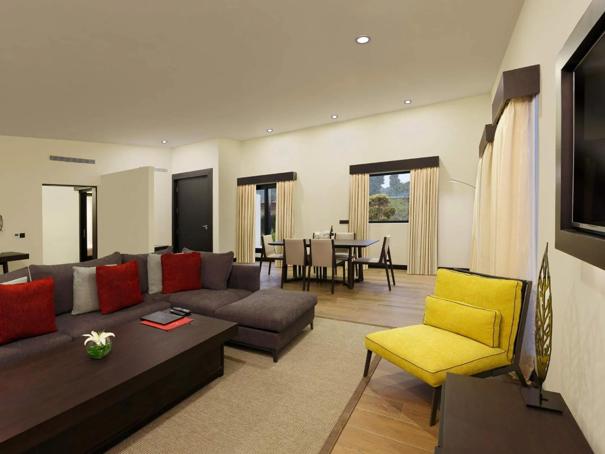 Living room in Tiger Palace By Soaltee