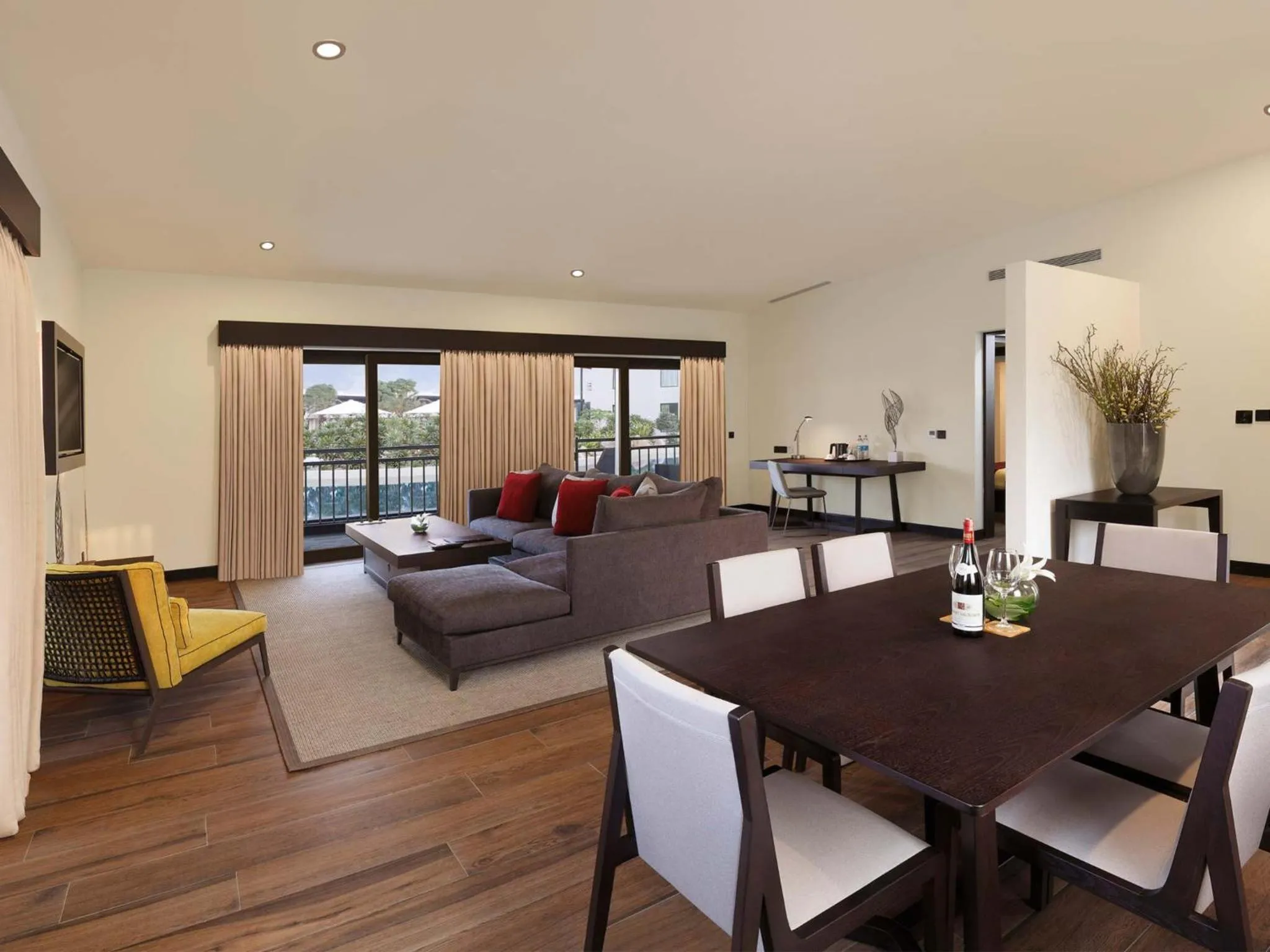 Living room in Tiger Palace By Soaltee