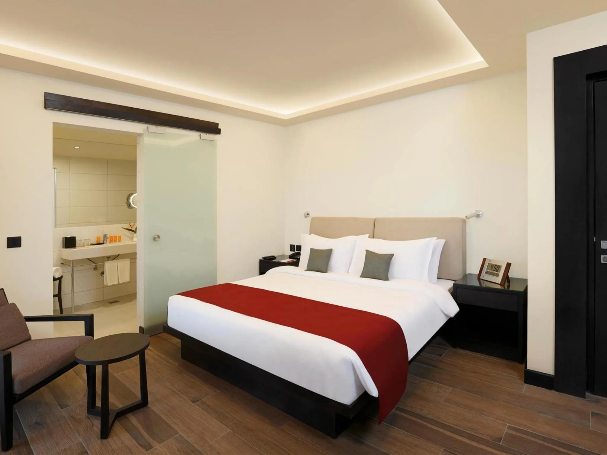 Bedroom, Bed in Tiger Palace By Soaltee