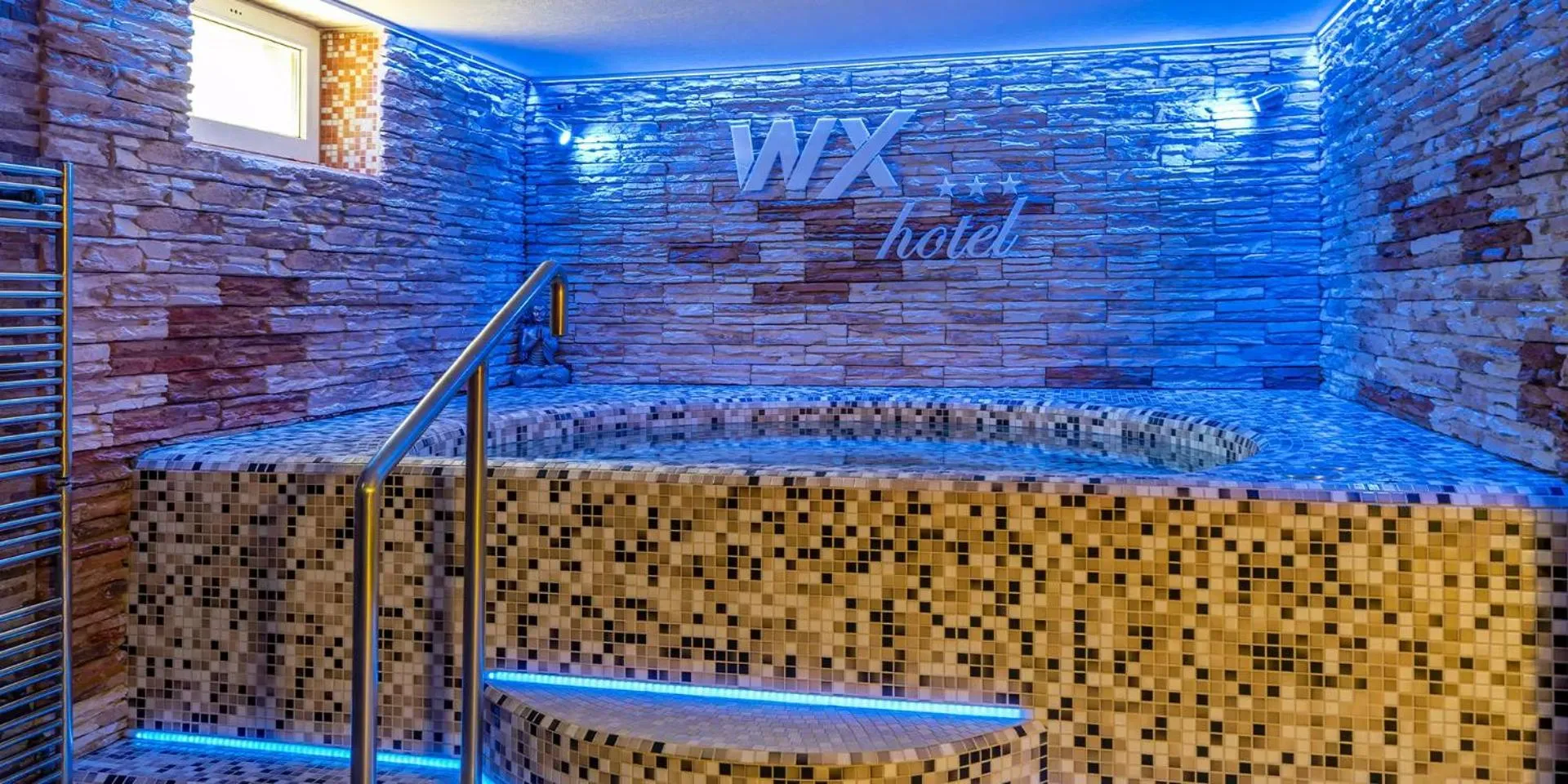 Hot Tub in WX Hotel