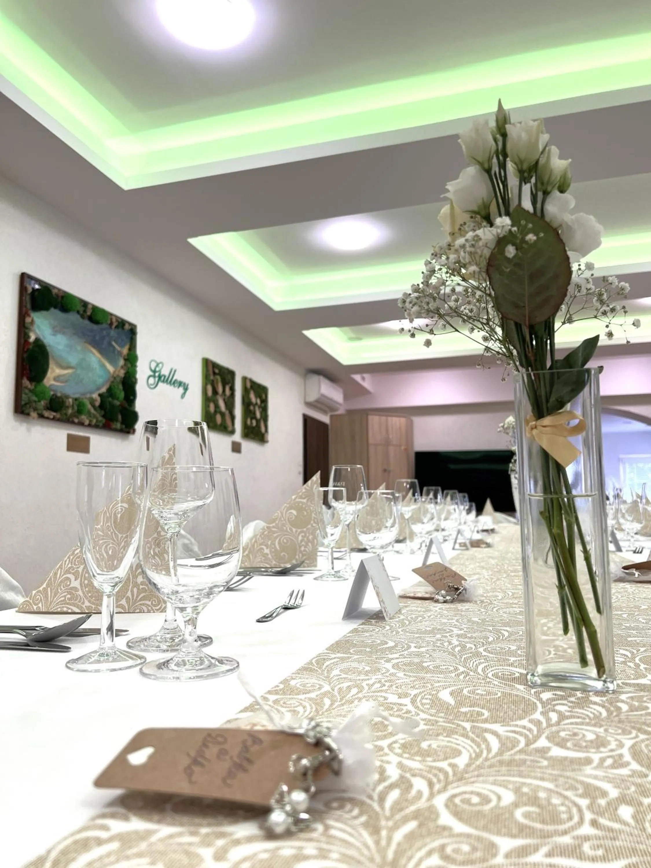 Restaurant/places to eat in WX Hotel