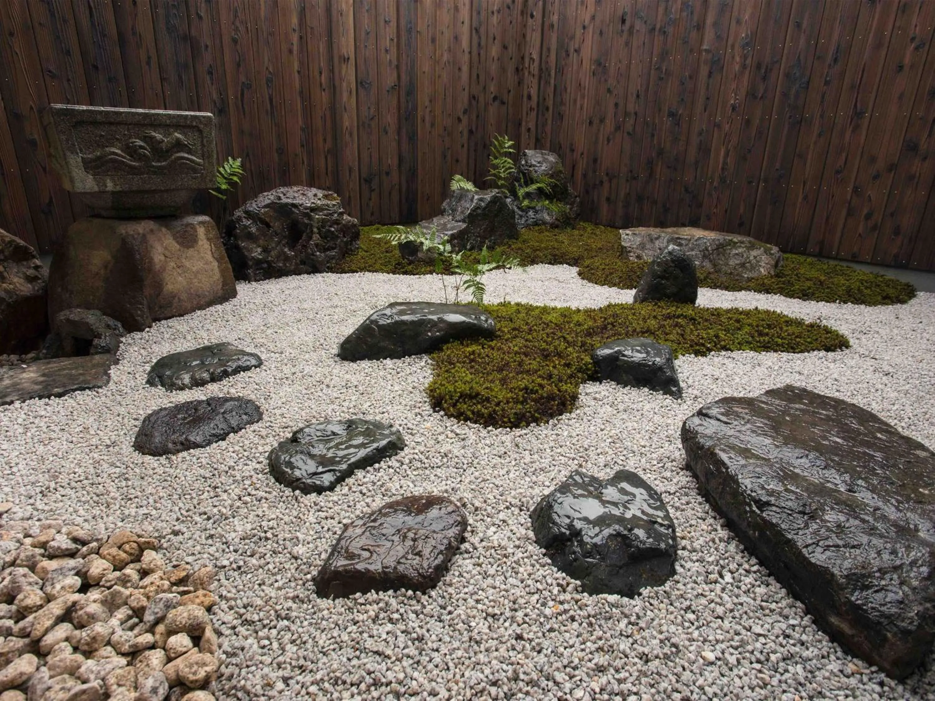 Garden in Marikoji Inn Kyoto