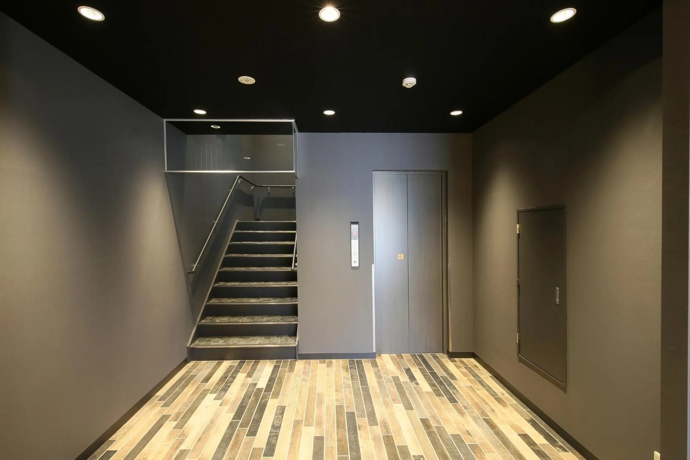 elevator in Hotel R9 Sano Fujioka