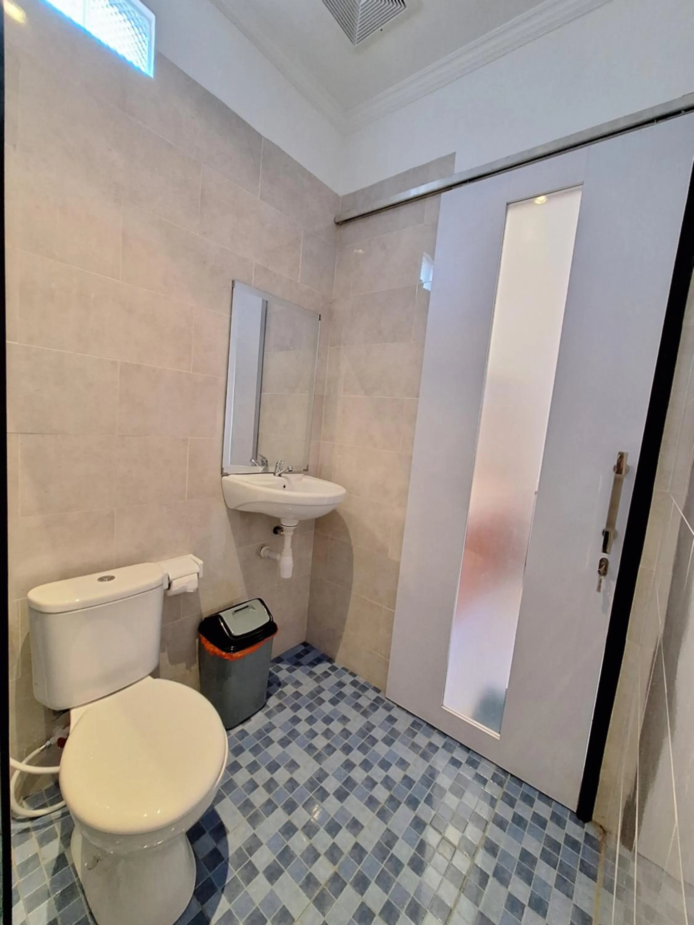 Toilet in Saren Villa