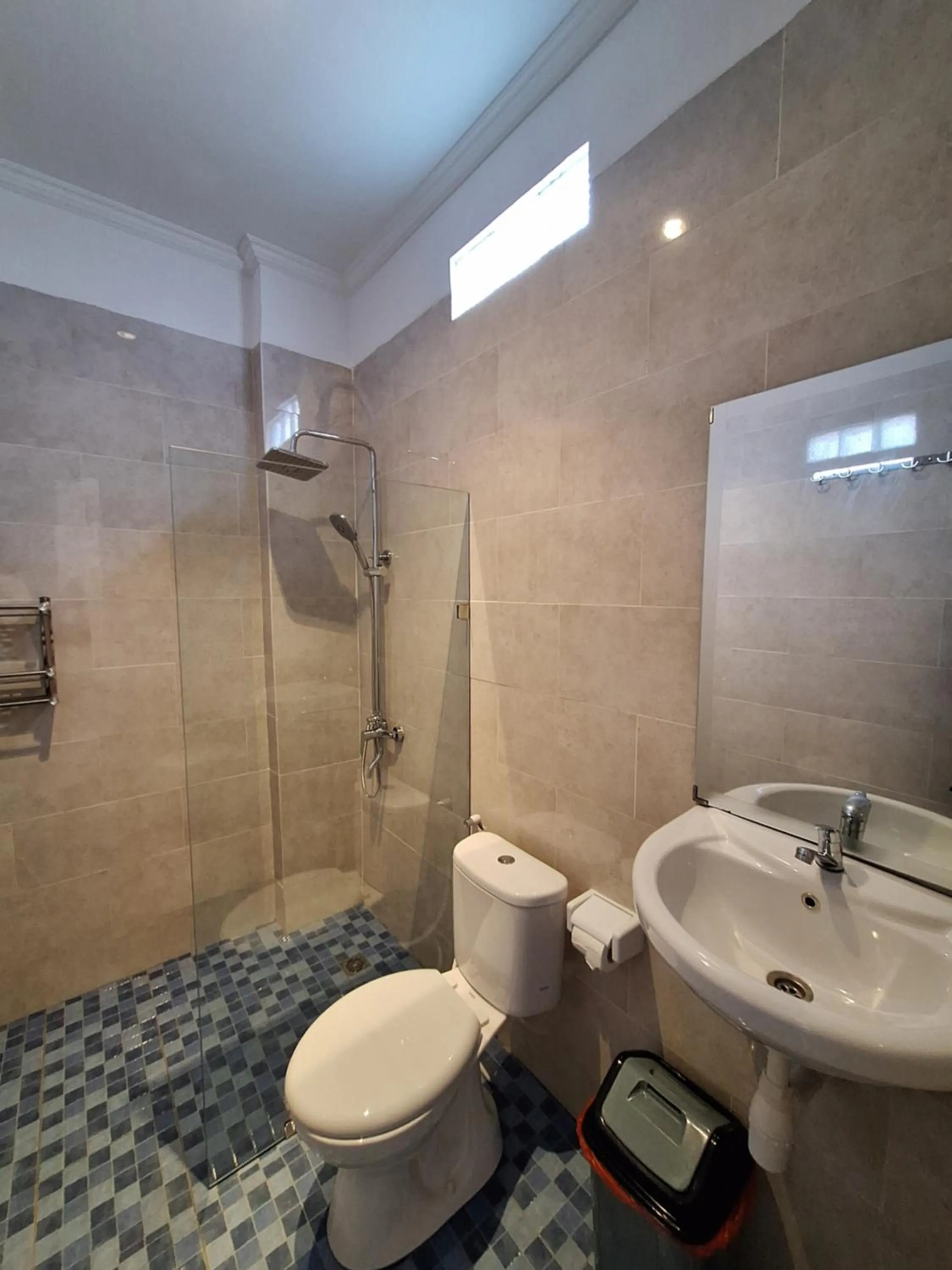 Shower in Saren Villa