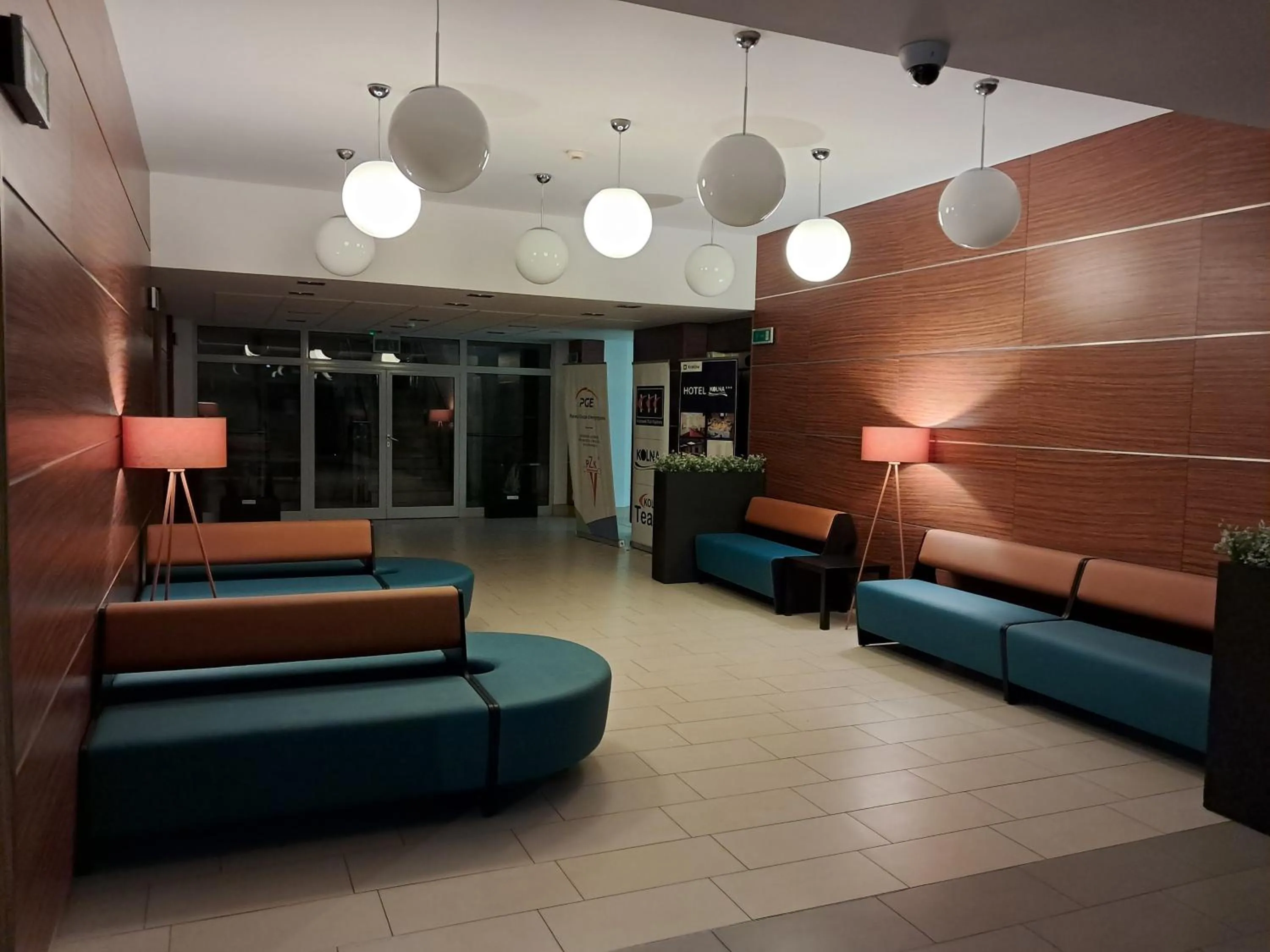 Lobby or reception in Hotel Kolna - darmowy parking, basen w cenie