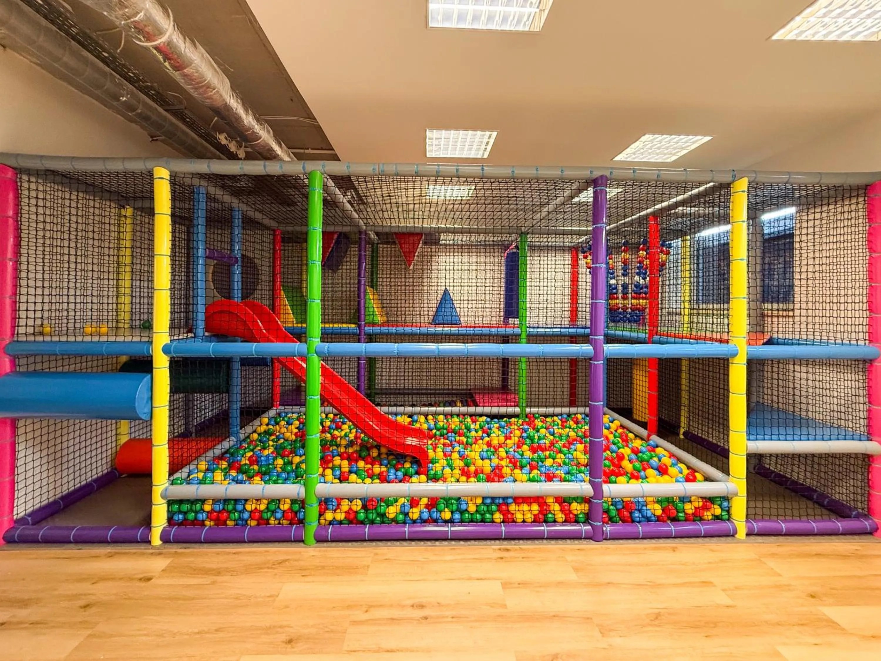 Children play ground in Hotel Kolna - darmowy parking, basen w cenie