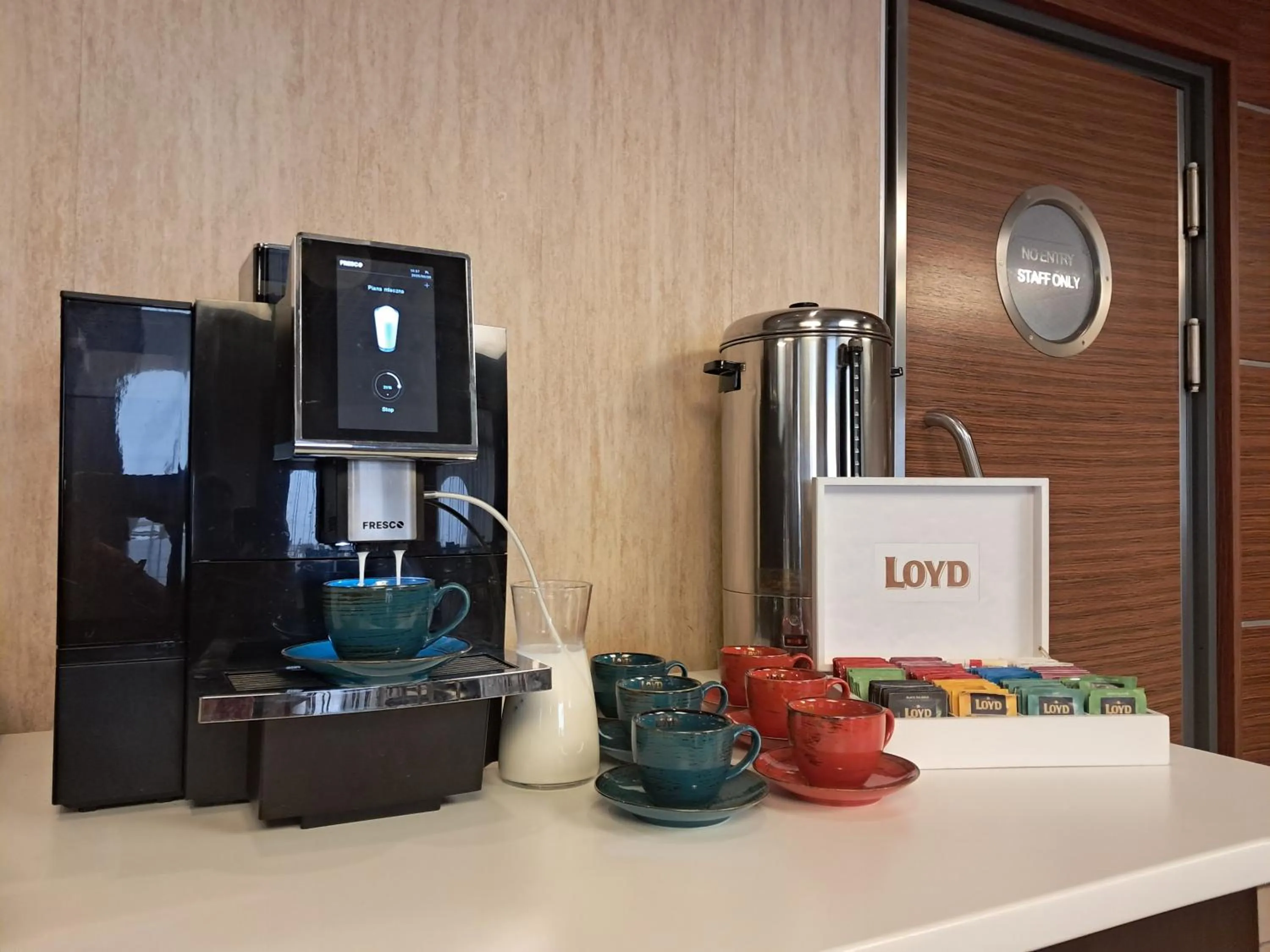 Breakfast in Hotel Kolna - darmowy parking, basen w cenie