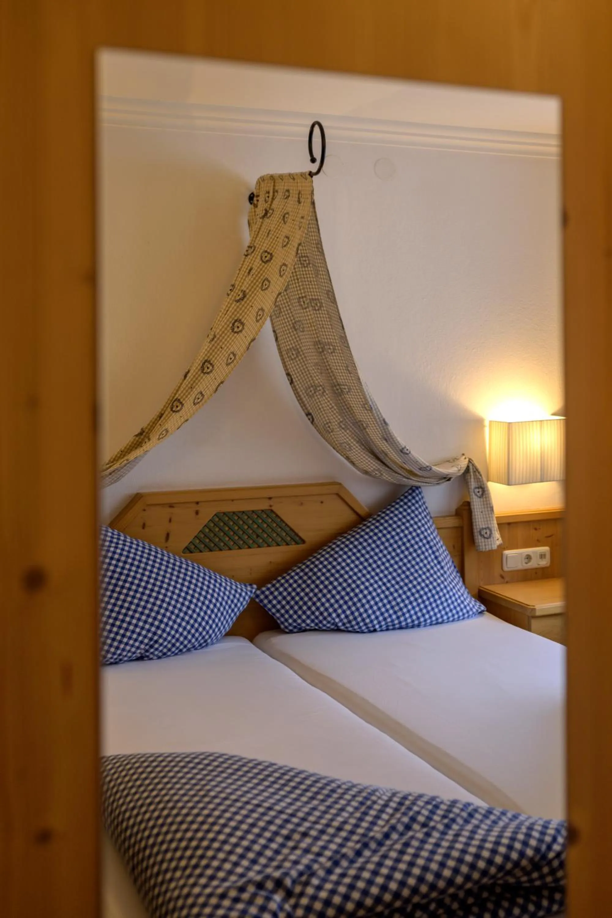 Photo of the whole room, Bed in Flora - Das kleine Gartenhotel