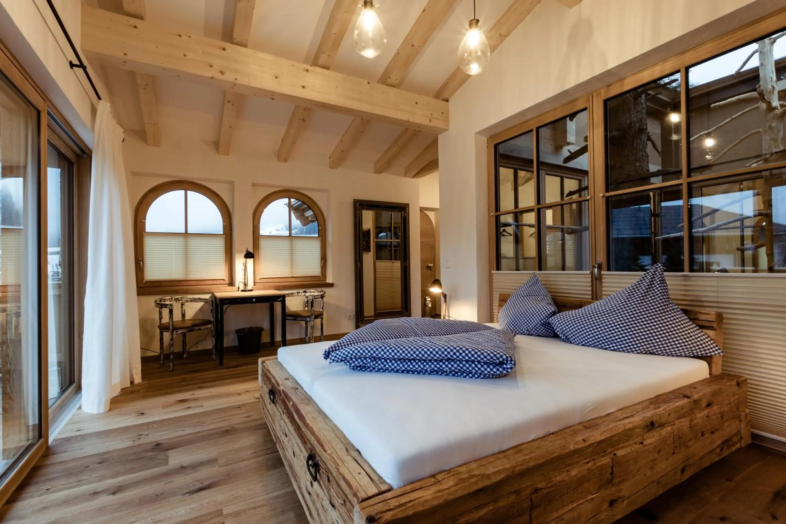 Photo of the whole room, Bed in Flora - Das kleine Gartenhotel