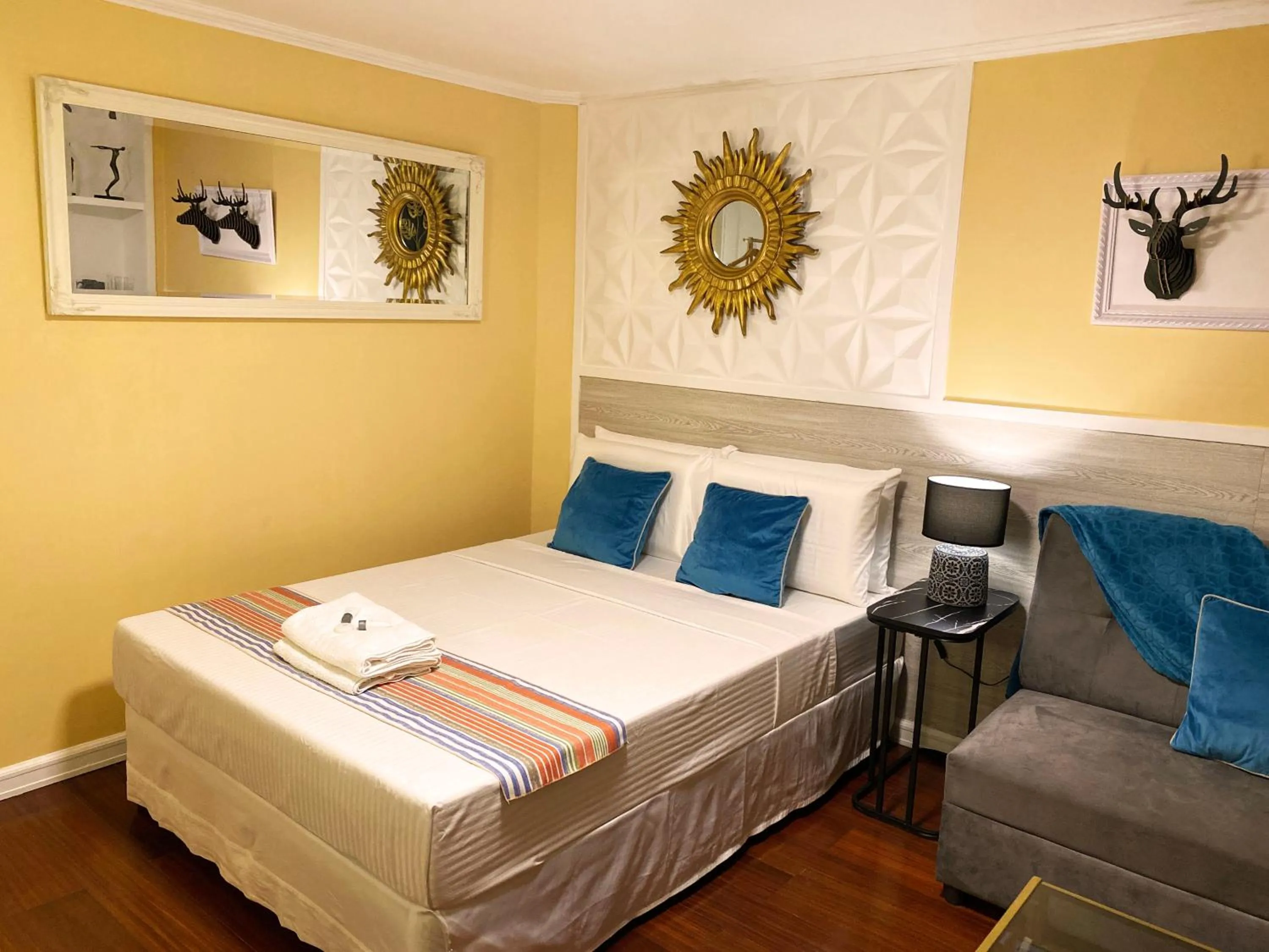Bed in Little Norway Guesthouse - Mactan Cebu International Airport