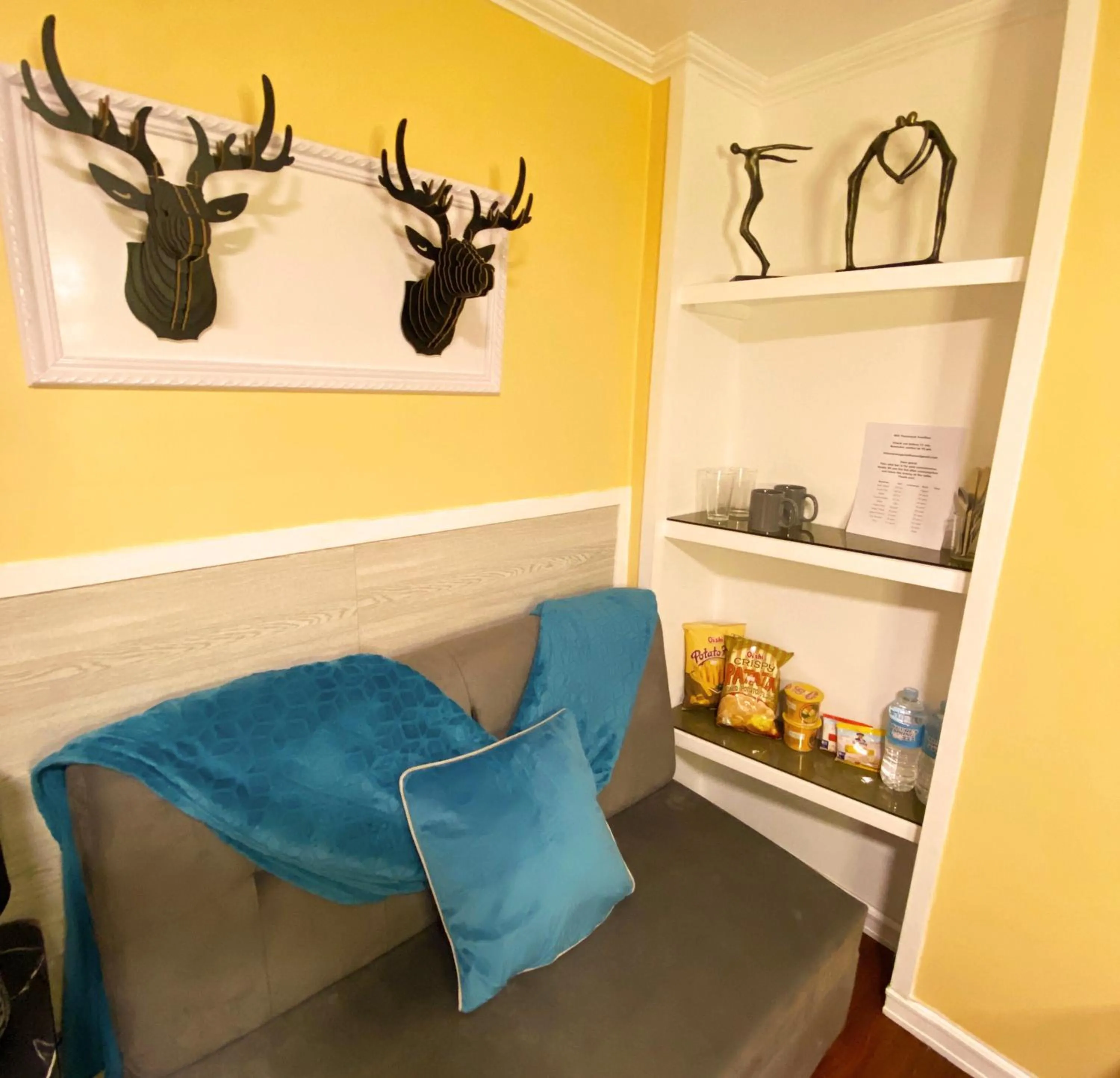 Lounge or bar in Little Norway Guesthouse - Mactan Cebu International Airport