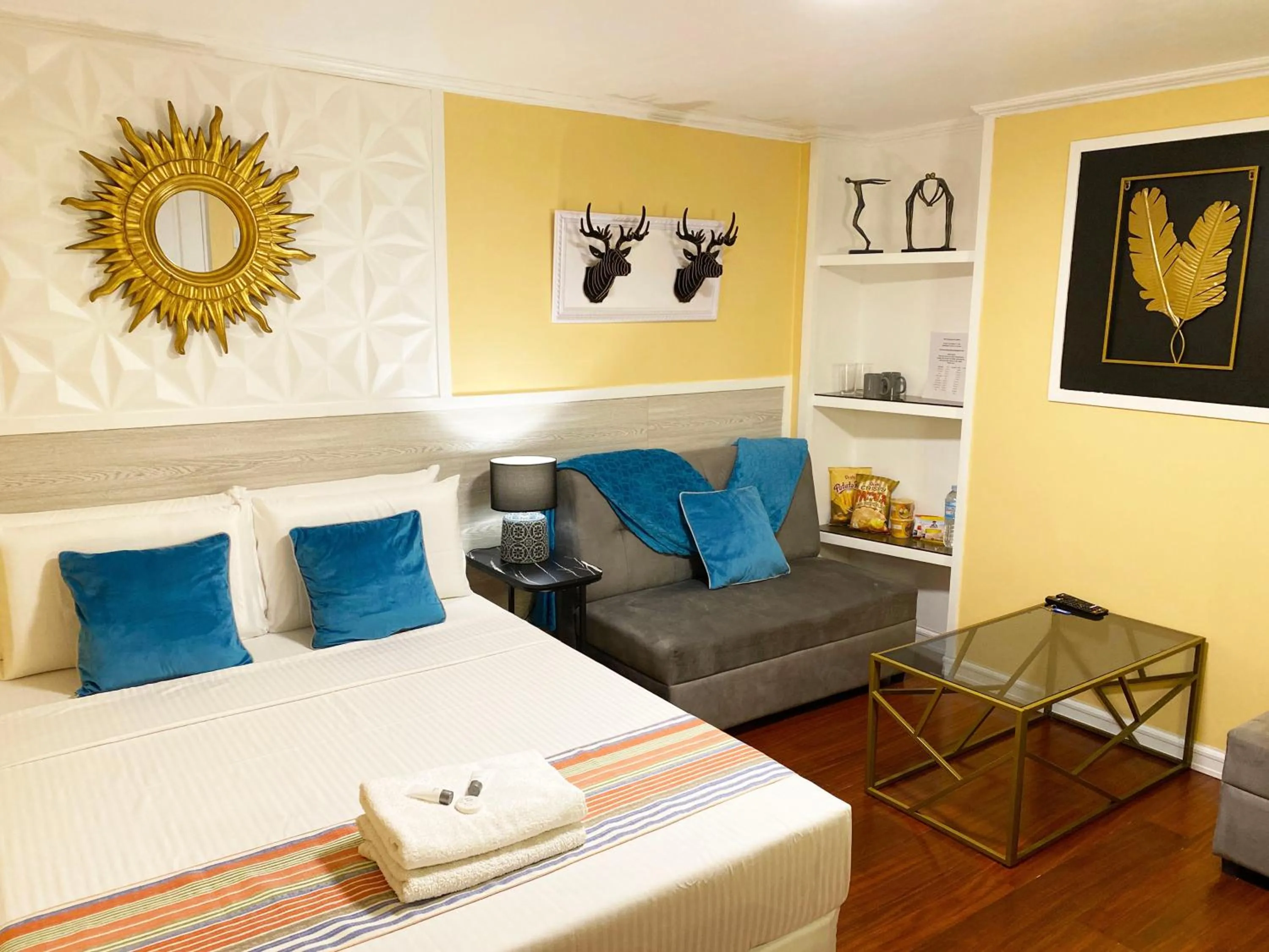 Bed in Little Norway Guesthouse - Mactan Cebu International Airport