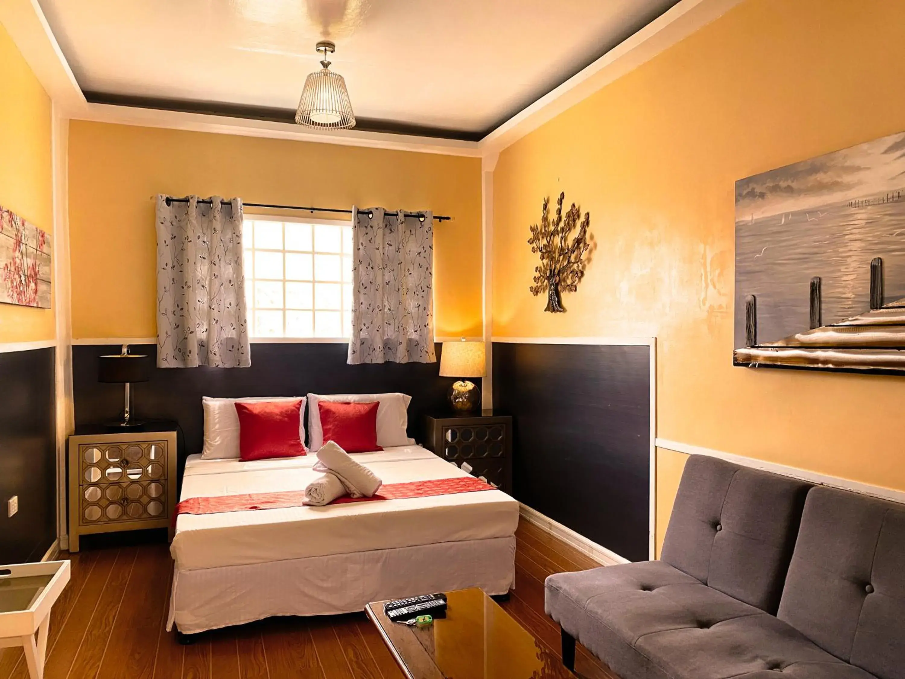 Bed in Little Norway Guesthouse - Mactan Cebu International Airport Bed in Little Norway Guesthouse - Mactan Cebu International Airport