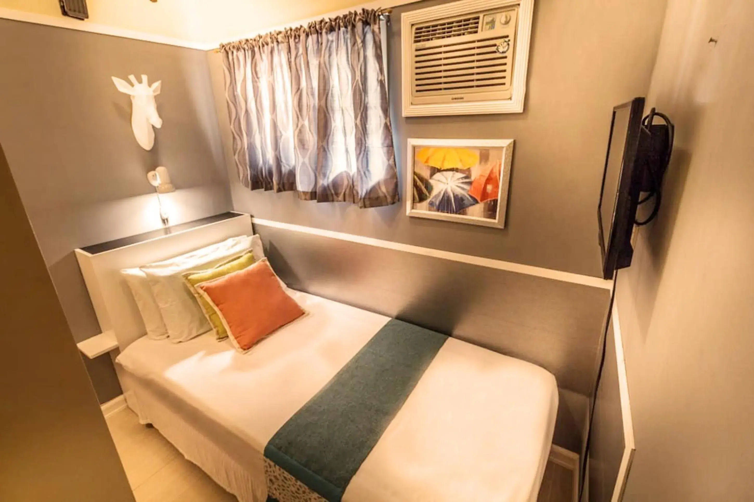 Single Room with Private Bathroom in Little Norway Guesthouse - Mactan Cebu International Airport Single Room with Private Bathroom in Little Norway Guesthouse - Mactan Cebu International Airport