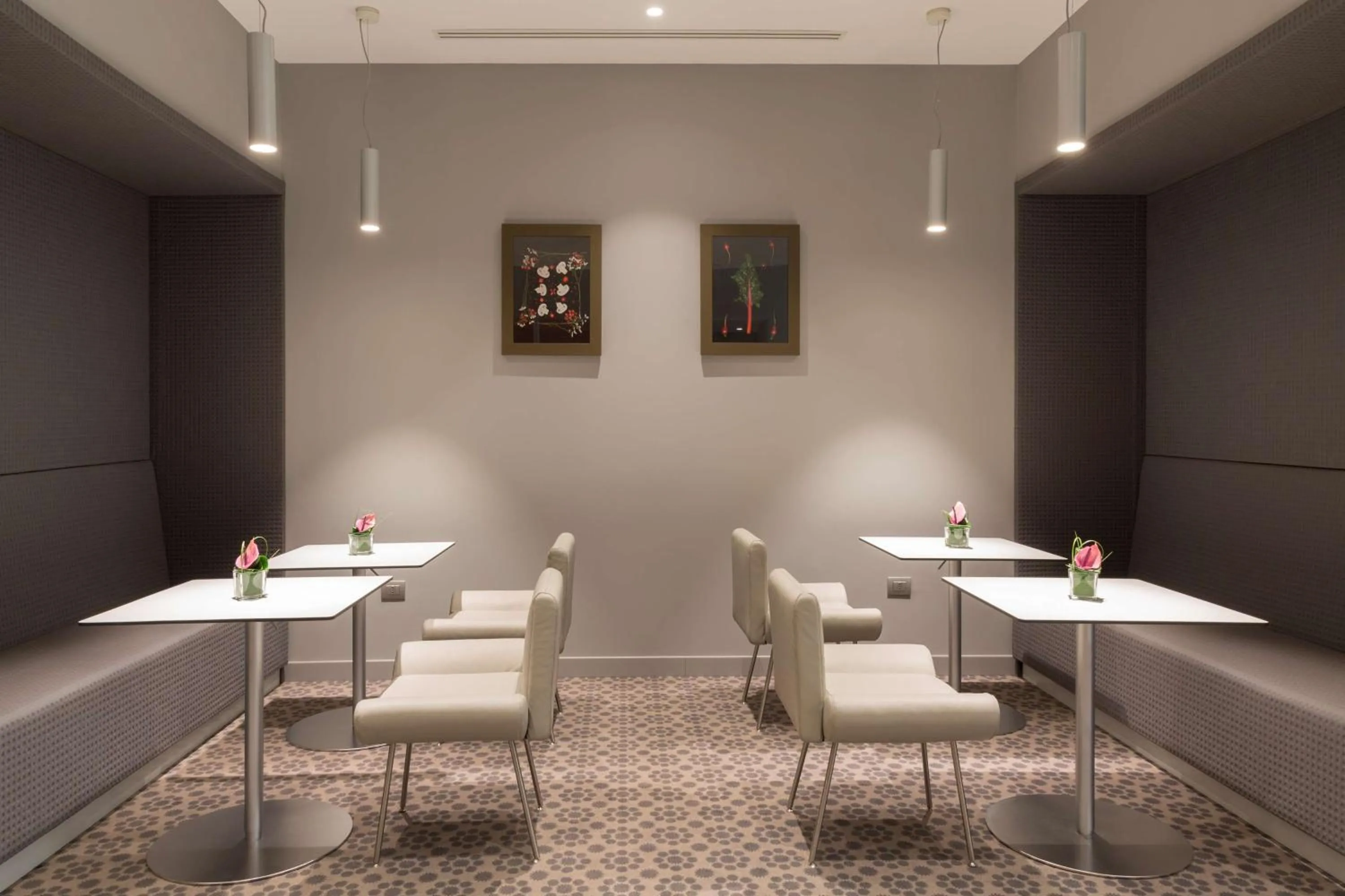 Dining area in Hampton By Hilton Rome East