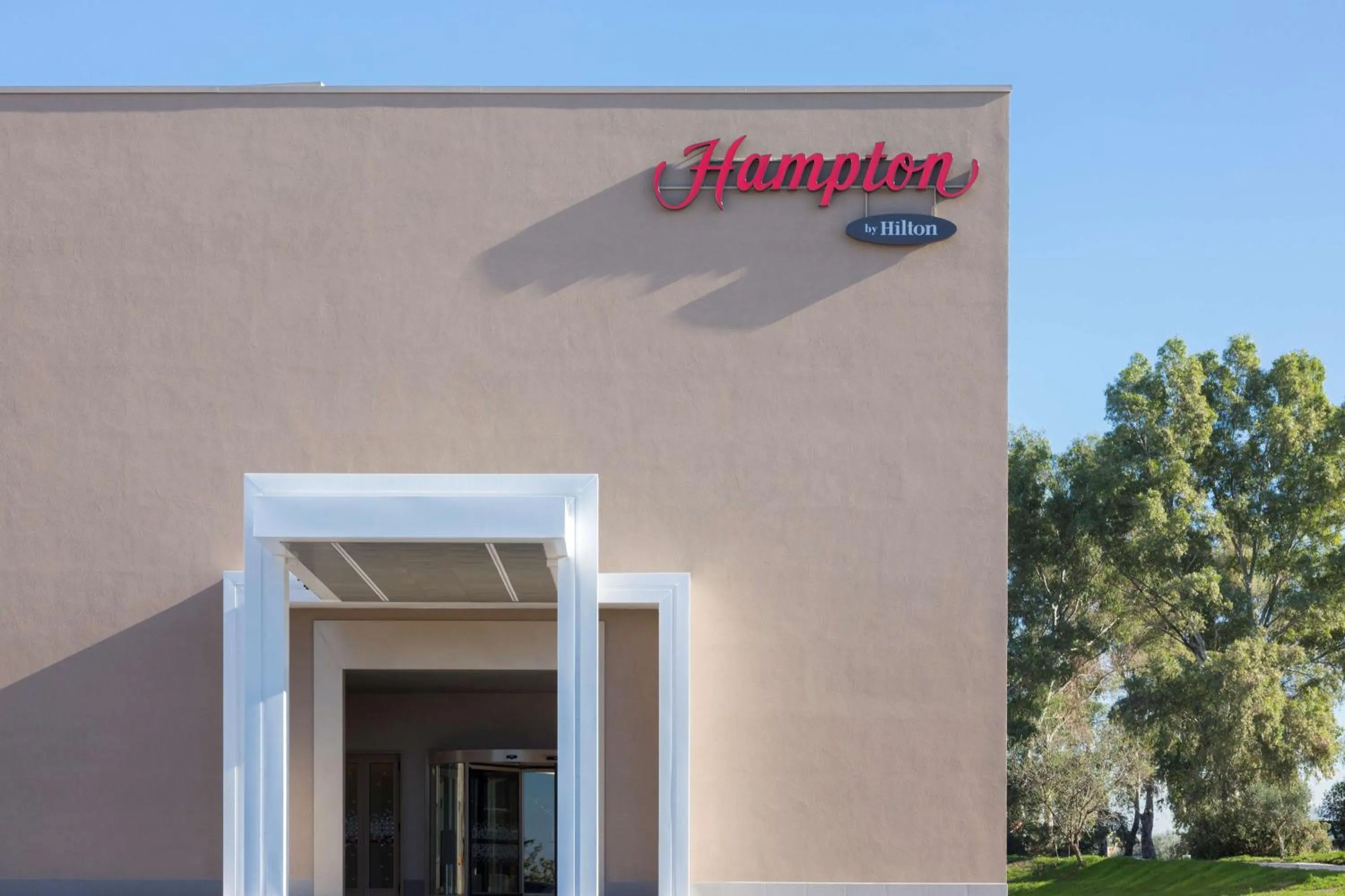 Property building in Hampton By Hilton Rome East