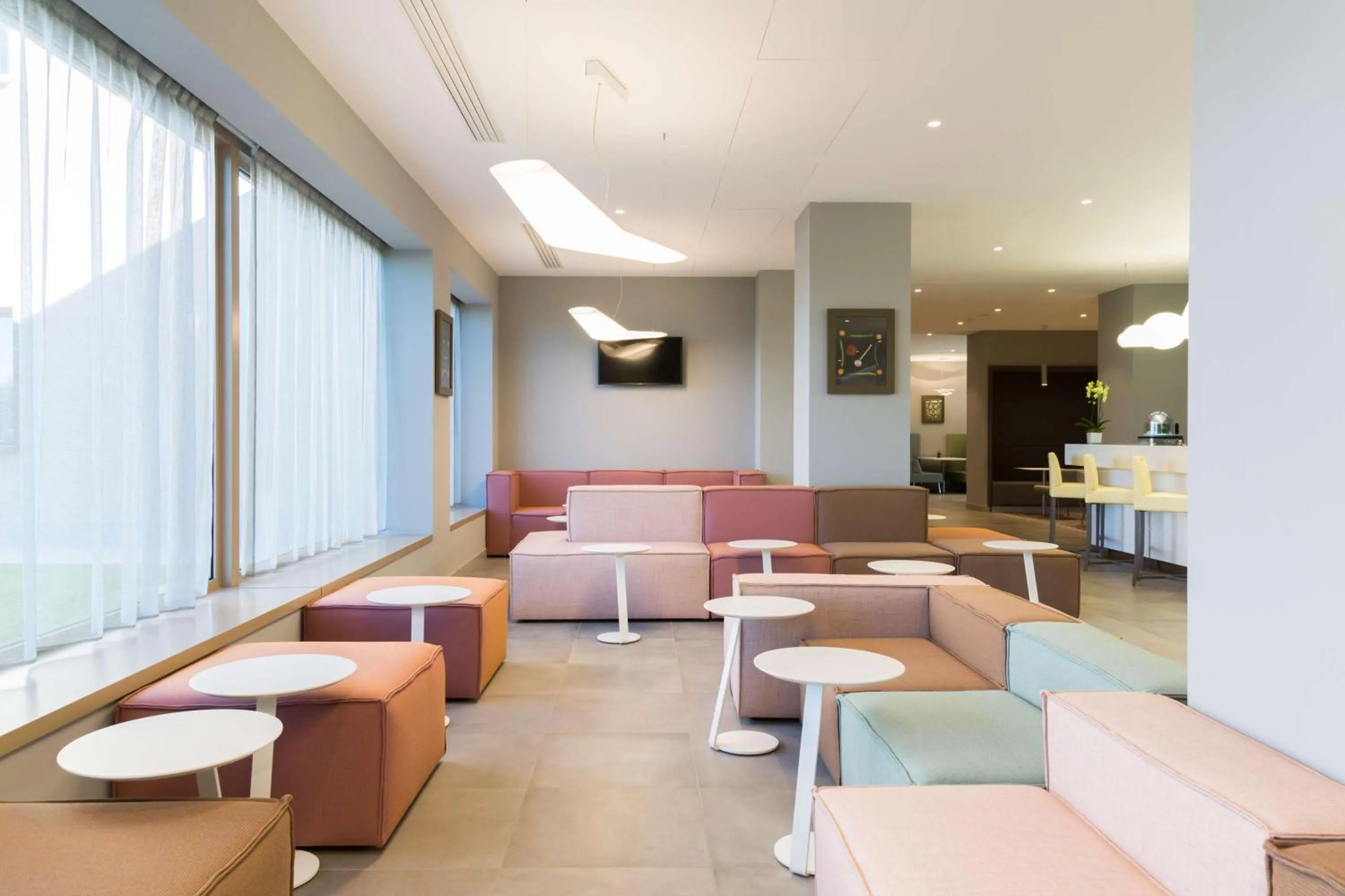 Lobby or reception in Hampton By Hilton Rome East