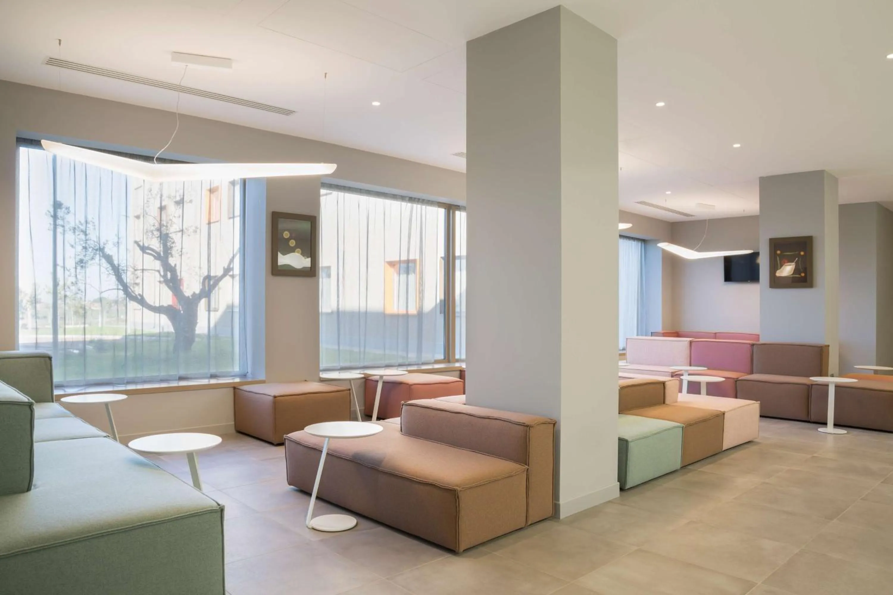 Lobby or reception in Hampton By Hilton Rome East
