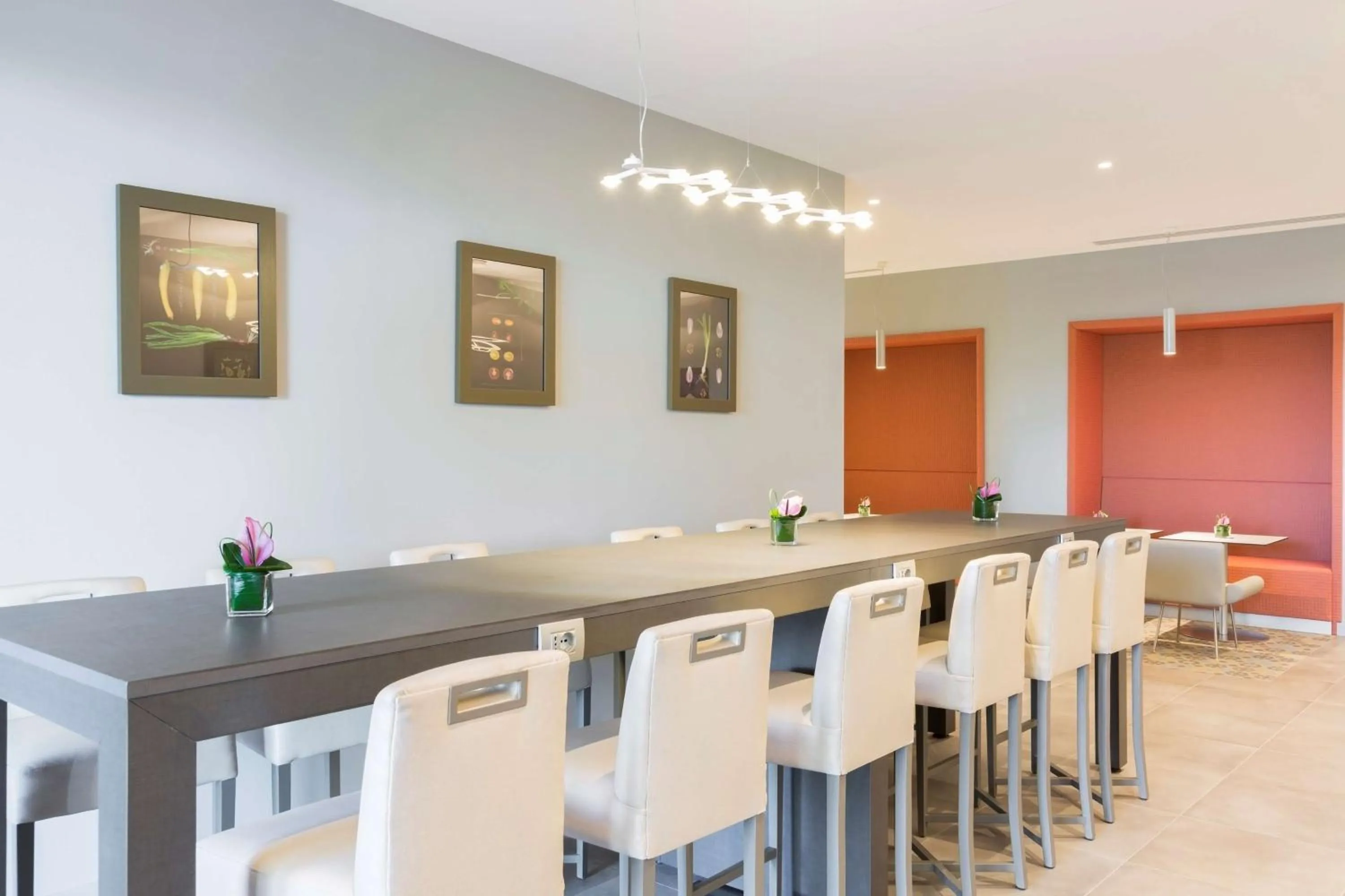 Lobby or reception in Hampton By Hilton Rome East