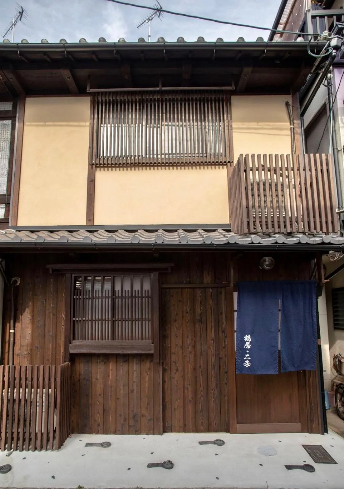 Property building in Tsurui Nijo 鶴居二条