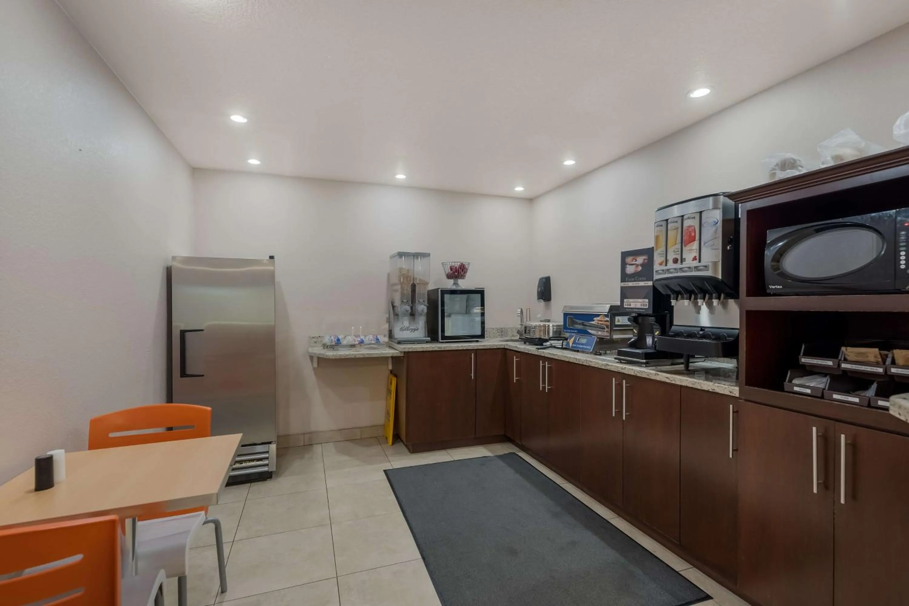 Coffee/tea facilities in SureStay Hotel by Best Western Williams - Grand Canyon